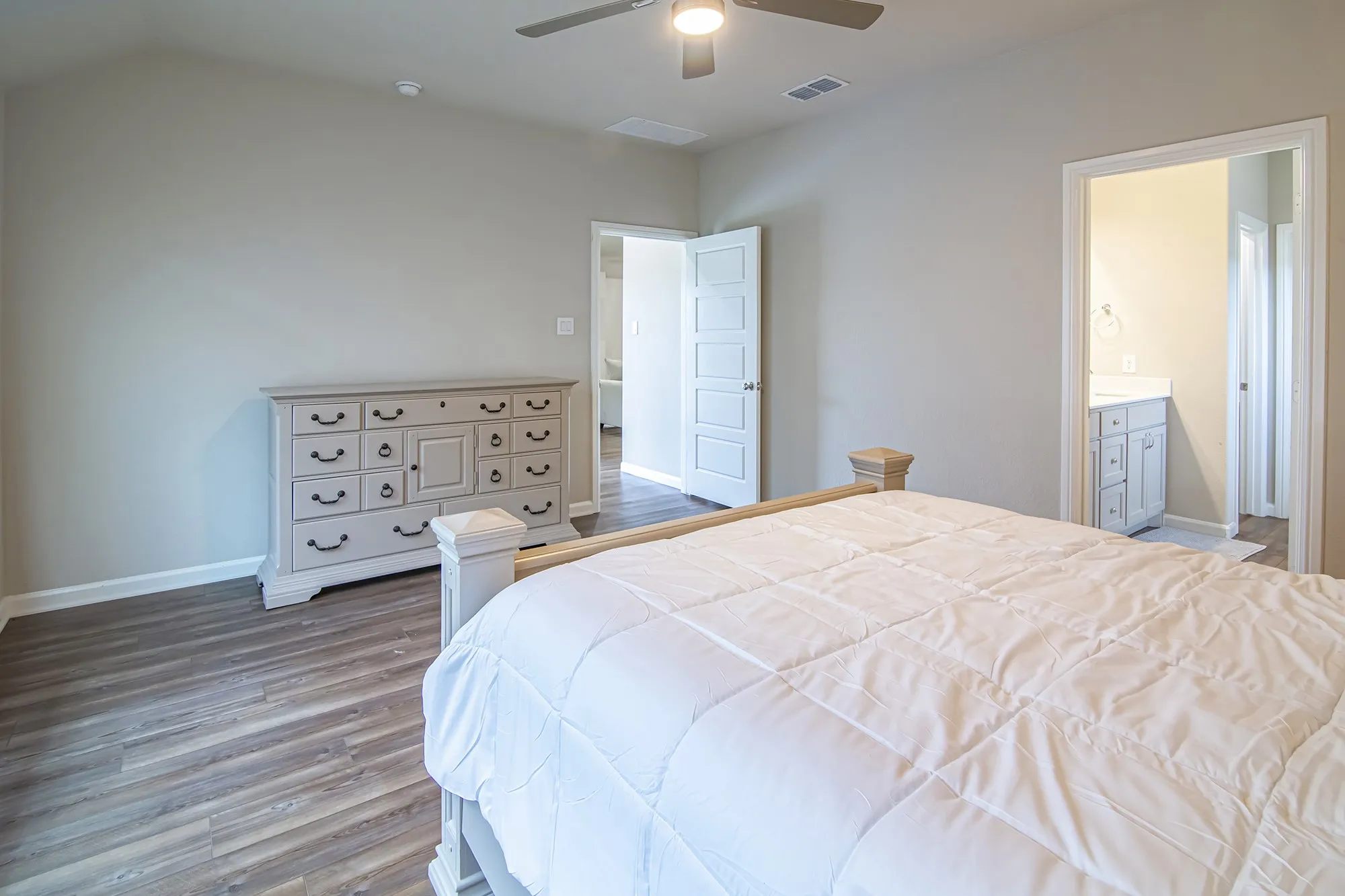 Single Family Residence For Rent in Ellis County , 4718 BUTTONBUSH DR, Venus, Texas 76084, 4 Bedrooms, 3 Bathrooms, 3 Garage spaces, 2,193 Sqft, built in 2021, Price $3,200, mls#21312311, Real Estate Agent in Venus, Homes For Rent in Ellis county, Homes For Rent in Venus, Realtor in Venus Texas, Real Estate Brokerage Independent Realty Texas, Luminita Cordes Realtor