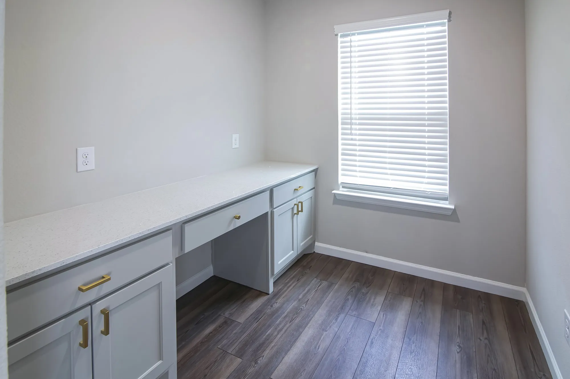 Single Family Residence For Rent in Ellis County , 4718 BUTTONBUSH DR, Venus, Texas 76084, 4 Bedrooms, 3 Bathrooms, 3 Garage spaces, 2,193 Sqft, built in 2021, Price $3,200, mls#21312311, Real Estate Agent in Venus, Homes For Rent in Ellis county, Homes For Rent in Venus, Realtor in Venus Texas, Real Estate Brokerage Independent Realty Texas, Luminita Cordes Realtor