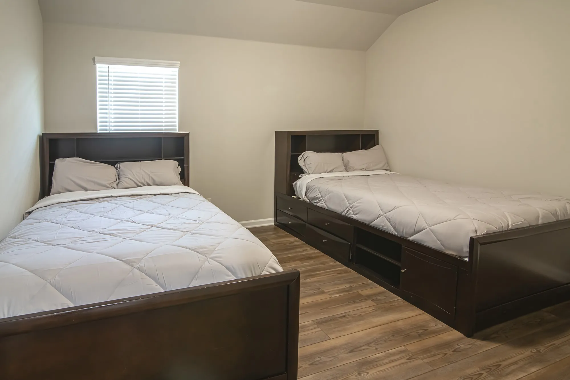 Single Family Residence For Rent in Ellis County , 4718 BUTTONBUSH DR, Venus, Texas 76084, 4 Bedrooms, 3 Bathrooms, 3 Garage spaces, 2,193 Sqft, built in 2021, Price $3,200, mls#21312311, Real Estate Agent in Venus, Homes For Rent in Ellis county, Homes For Rent in Venus, Realtor in Venus Texas, Real Estate Brokerage Independent Realty Texas, Luminita Cordes Realtor
