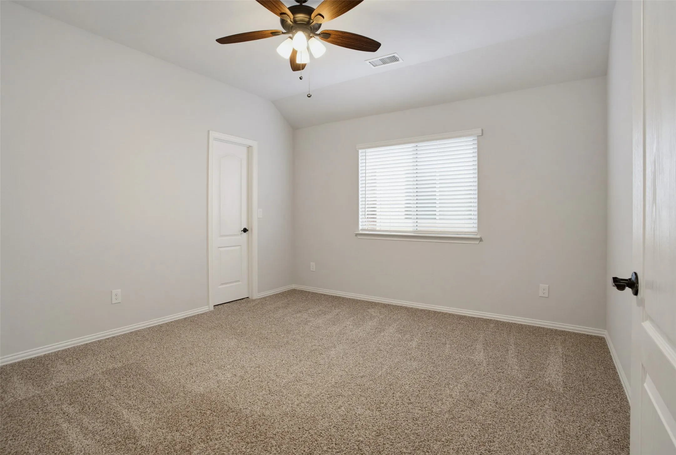 Single Family Residence For Rent in Collin County , 812 Woodview Court, Anna, Texas 75409, 4 Bedroom, 4 Bathroom, 2 Garage spaces, 3,516 Sqft, built in 2022, Price $3,850, mls#21312310, Real Estate Agent in Anna, Homes For Rent in Collin county, Homes For Rent in Anna, Realtor in Anna Texas, Real Estate Brokerage Independent Realty Texas, Luminita Cordes Realtor