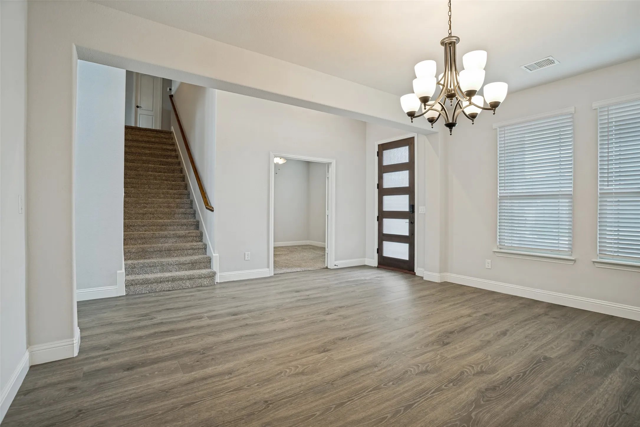 Single Family Residence For Rent in Collin County , 812 Woodview Court, Anna, Texas 75409, 4 Bedroom, 4 Bathroom, 2 Garage spaces, 3,516 Sqft, built in 2022, Price $3,850, mls#21312310, Real Estate Agent in Anna, Homes For Rent in Collin county, Homes For Rent in Anna, Realtor in Anna Texas, Real Estate Brokerage Independent Realty Texas, Luminita Cordes Realtor