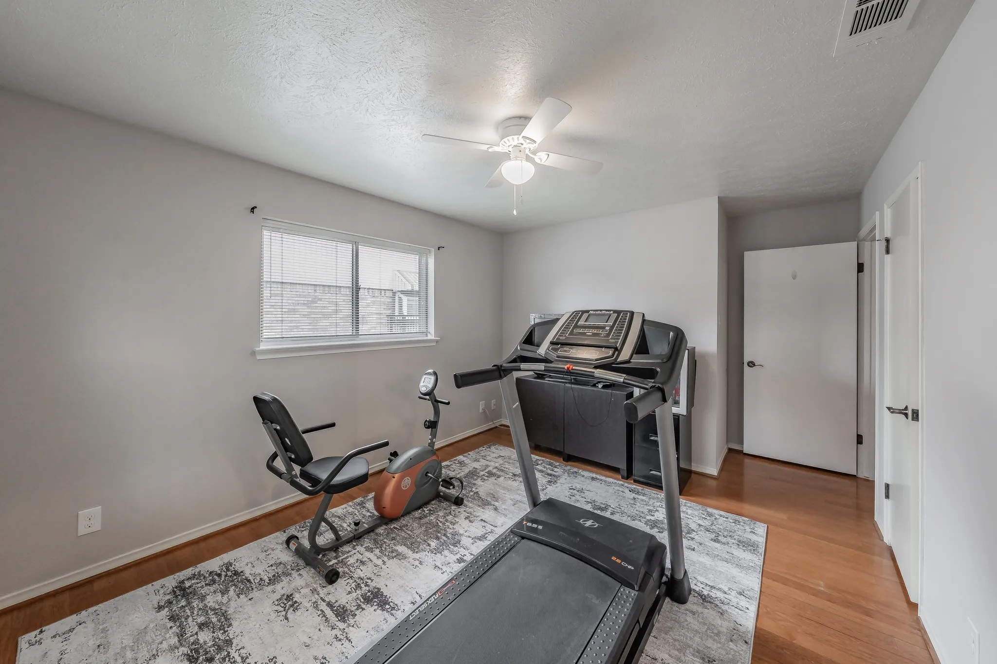 Single Family Residence For Sale in Dallas County , 8426 Van Pelt Drive, Dallas, Texas 75228, 3 Bedroom, 2 Bathroom, 2 Garage spaces, 1,727 Sqft, built in 1964, mls#21312324, Real Estate Agent in Dallas, Homes For Sale in Dallas county, Homes For Sale in Dallas, Realtor in Dallas Texas, Real Estate Brokerage Independent Realty Texas, Luminita Cordes Realtor