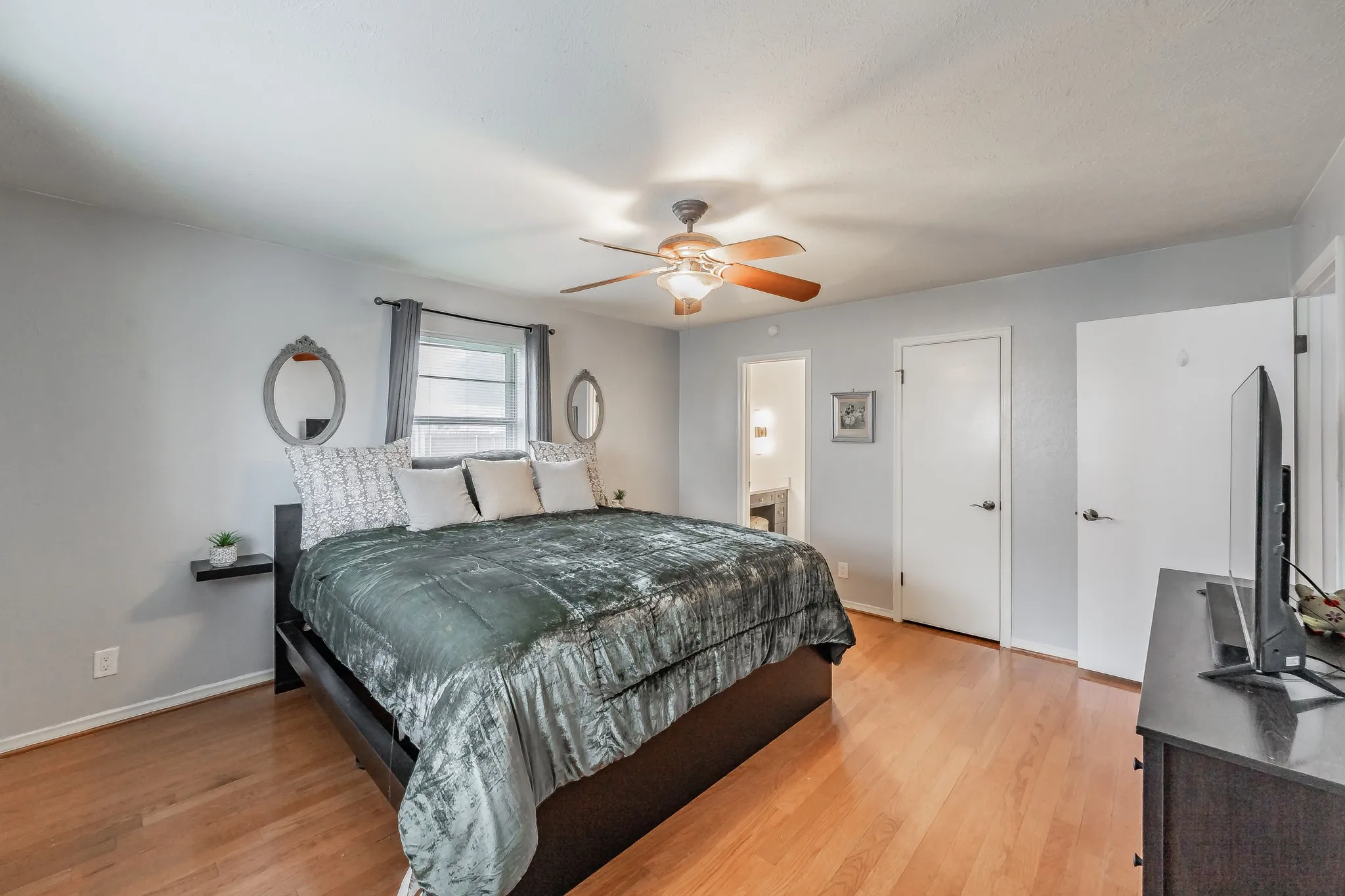 Single Family Residence For Sale in Dallas County , 8426 Van Pelt Drive, Dallas, Texas 75228, 3 Bedroom, 2 Bathroom, 2 Garage spaces, 1,727 Sqft, built in 1964, mls#21312324, Real Estate Agent in Dallas, Homes For Sale in Dallas county, Homes For Sale in Dallas, Realtor in Dallas Texas, Real Estate Brokerage Independent Realty Texas, Luminita Cordes Realtor