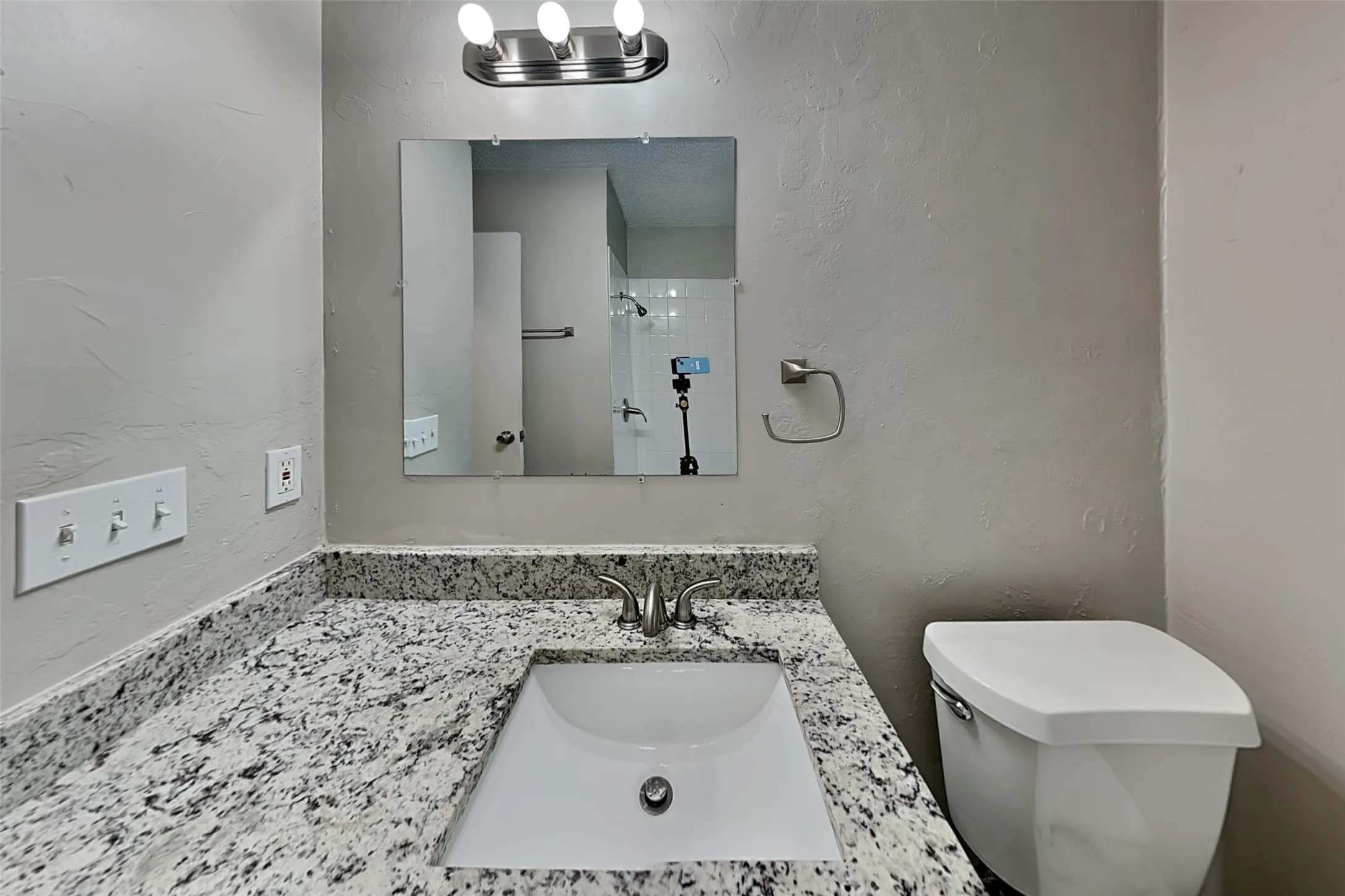 Single Family Residence For Rent in Tarrant County , 7228 Echo Hill Drive, Watauga, Texas 76148, 3 Bedroom, 2 Bathroom, 2 Garage spaces, 1,349 Sqft, built in 1980, mls#21312328, Real Estate Agent in Watauga, Homes For Rent in Tarrant county, Homes For Rent in Watauga, Realtor in Watauga Texas, Real Estate Brokerage Independent Realty Texas, Luminita Cordes Realtor