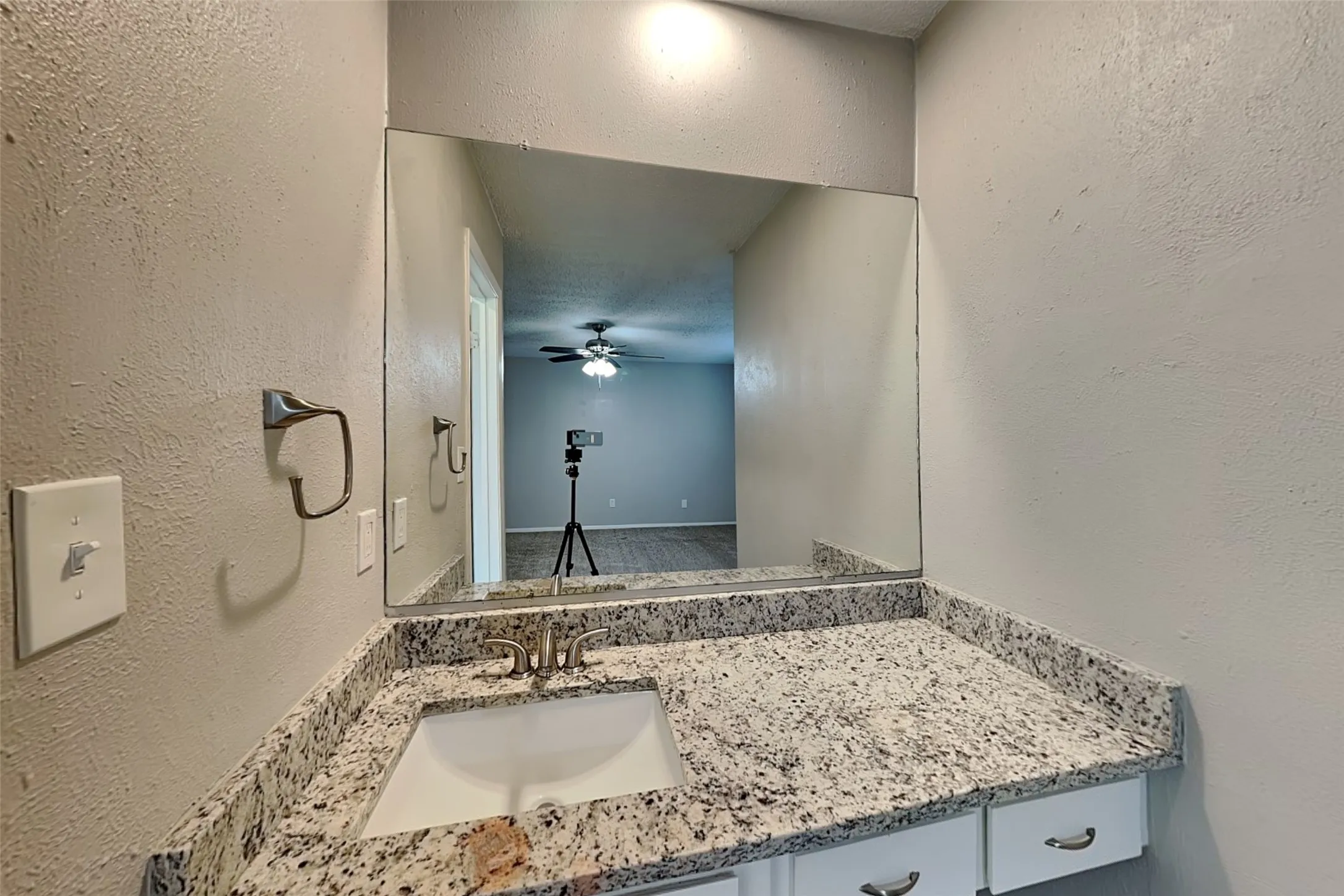 Single Family Residence For Rent in Tarrant County , 7228 Echo Hill Drive, Watauga, Texas 76148, 3 Bedroom, 2 Bathroom, 2 Garage spaces, 1,349 Sqft, built in 1980, mls#21312328, Real Estate Agent in Watauga, Homes For Rent in Tarrant county, Homes For Rent in Watauga, Realtor in Watauga Texas, Real Estate Brokerage Independent Realty Texas, Luminita Cordes Realtor