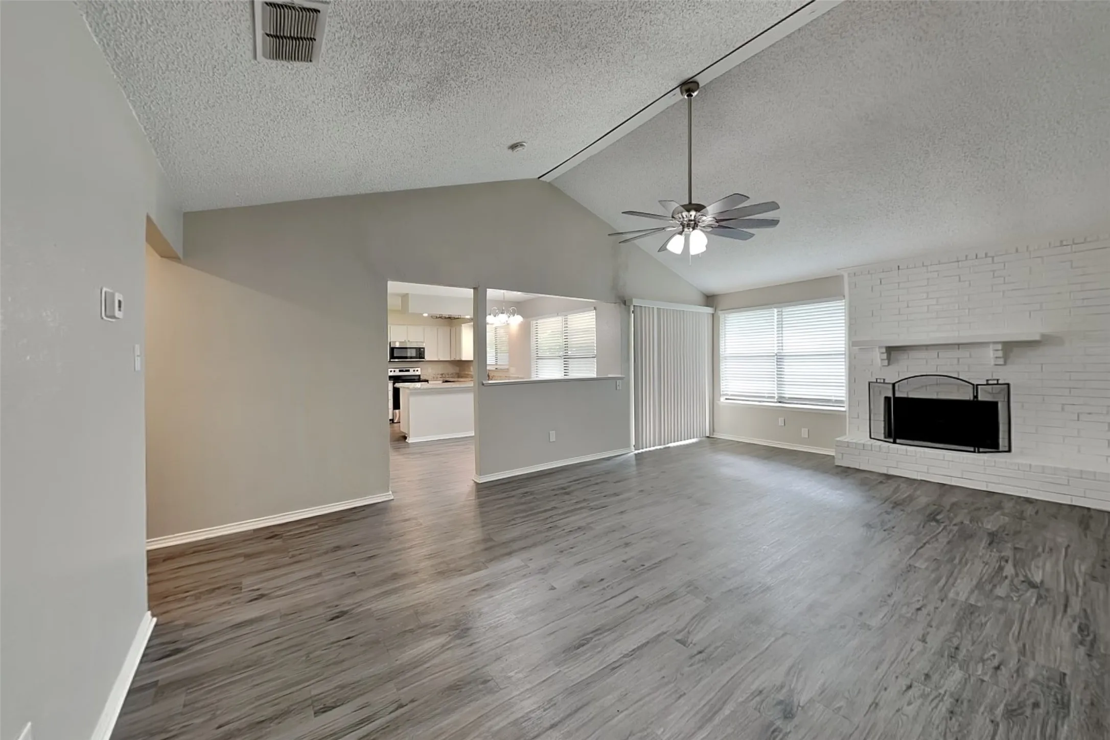 Single Family Residence For Rent in Tarrant County , 7228 Echo Hill Drive, Watauga, Texas 76148, 3 Bedroom, 2 Bathroom, 2 Garage spaces, 1,349 Sqft, built in 1980, mls#21312328, Real Estate Agent in Watauga, Homes For Rent in Tarrant county, Homes For Rent in Watauga, Realtor in Watauga Texas, Real Estate Brokerage Independent Realty Texas, Luminita Cordes Realtor