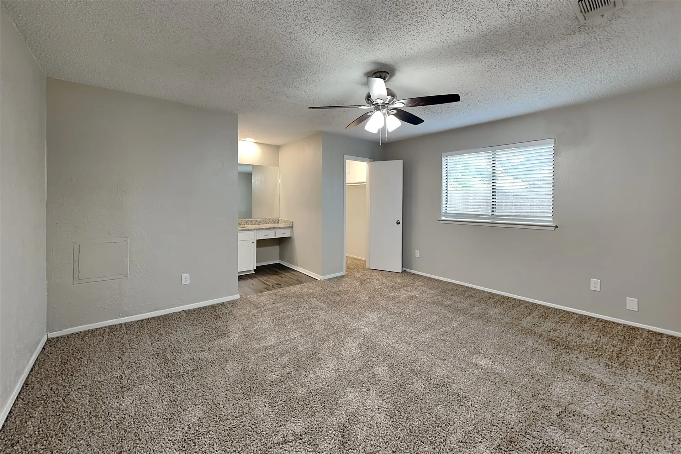 Single Family Residence For Rent in Tarrant County , 7228 Echo Hill Drive, Watauga, Texas 76148, 3 Bedroom, 2 Bathroom, 2 Garage spaces, 1,349 Sqft, built in 1980, mls#21312328, Real Estate Agent in Watauga, Homes For Rent in Tarrant county, Homes For Rent in Watauga, Realtor in Watauga Texas, Real Estate Brokerage Independent Realty Texas, Luminita Cordes Realtor
