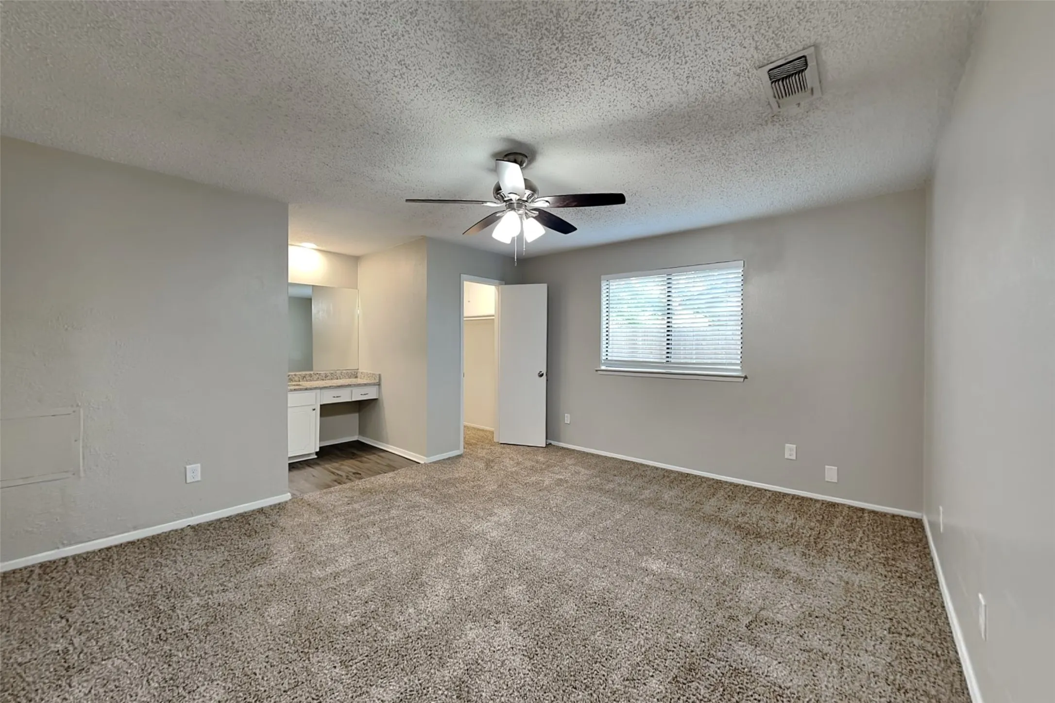 Single Family Residence For Rent in Tarrant County , 7228 Echo Hill Drive, Watauga, Texas 76148, 3 Bedroom, 2 Bathroom, 2 Garage spaces, 1,349 Sqft, built in 1980, mls#21312328, Real Estate Agent in Watauga, Homes For Rent in Tarrant county, Homes For Rent in Watauga, Realtor in Watauga Texas, Real Estate Brokerage Independent Realty Texas, Luminita Cordes Realtor