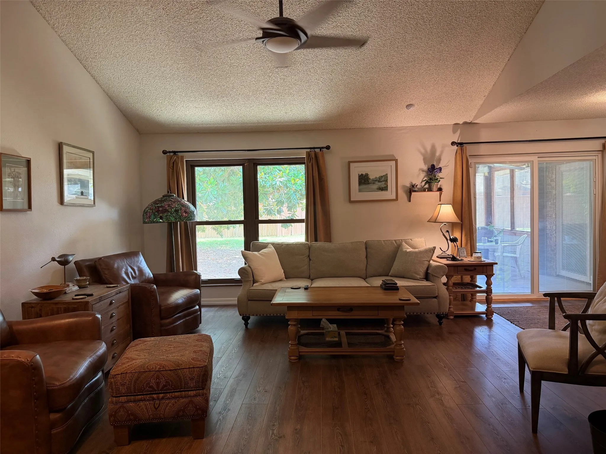 Single Family Residence For Sale in Young County , 114 Chaparral Drive, Graham, Texas 76450, 3 Bedrooms, 2 Bathrooms, 2 Garage spaces, 1,778 Sqft, built in 1983, Price $355,000, mls#21312321, Real Estate Agent in Graham, Homes For Sale in Young county, Homes For Sale in Graham, Realtor in Graham Texas, Real Estate Brokerage Independent Realty Texas, Luminita Cordes Realtor