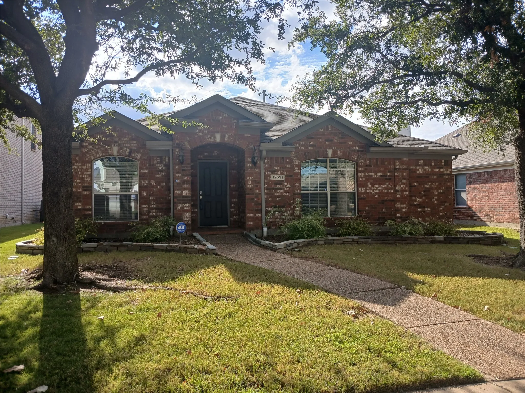 Single Family Residence For Sale in Denton County , 12591 Red Hawk Drive, Frisco, Texas 75033, 4 Bedroom, 2 Bathroom, 2 Garage spaces, 2,236 Sqft, built in 2003, mls#21312357, Real Estate Agent in Frisco, Homes For Sale in Denton county, Homes For Sale in Frisco, Realtor in Frisco Texas, Real Estate Brokerage Independent Realty Texas, Luminita Cordes Realtor