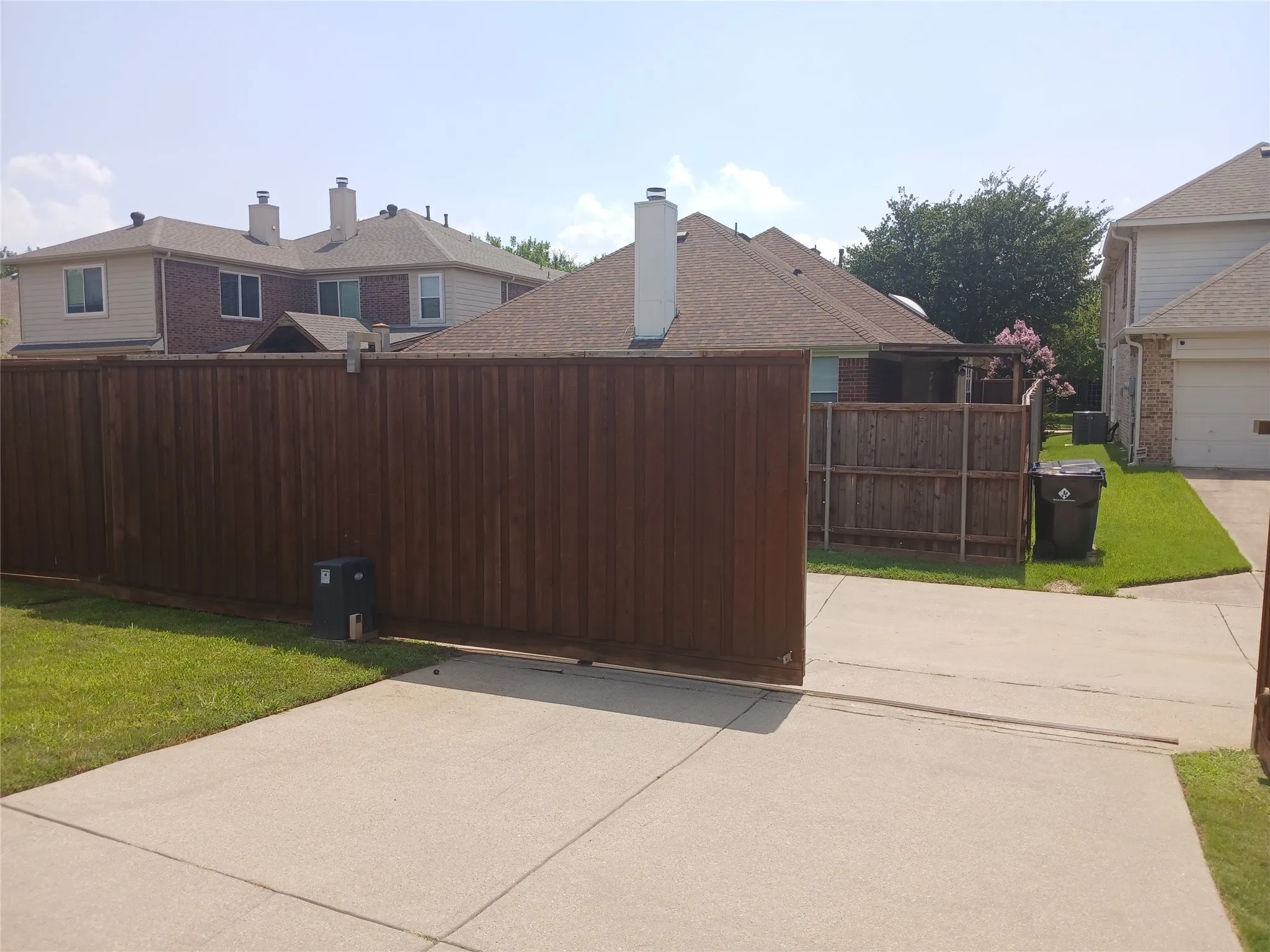Privacy Fence electric