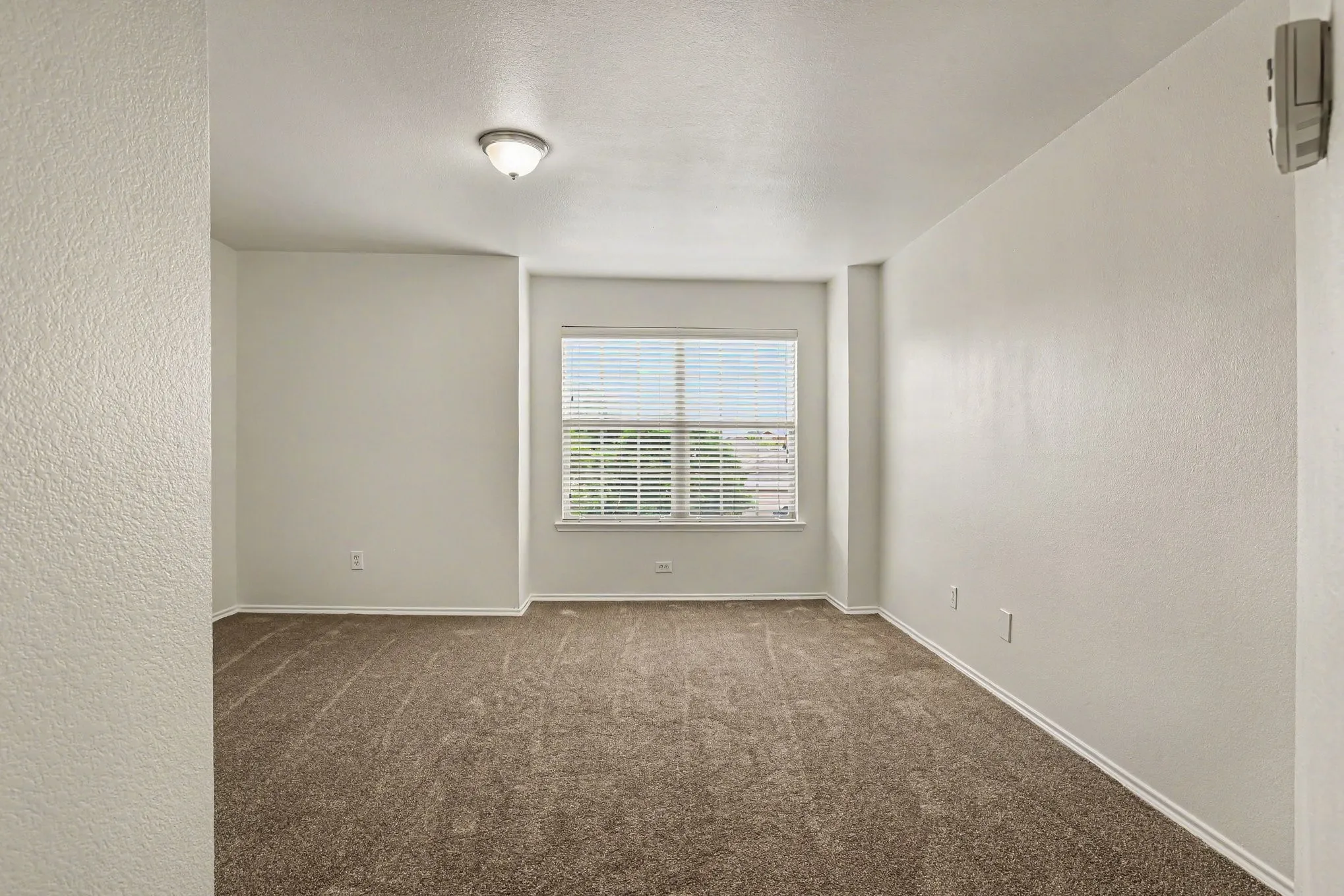Single Family Residence For Sale in Kaufman County , 4000 Freedom Street, Heartland, Texas 75126, 3 Bedroom, 3 Bathroom, 2 Garage spaces, 1,882 Sqft, built in 2008, mls#21298752, Real Estate Agent in Heartland, Homes For Sale in Kaufman county, Homes For Sale in Heartland, Realtor in Heartland Texas, Real Estate Brokerage Independent Realty Texas, Luminita Cordes Realtor