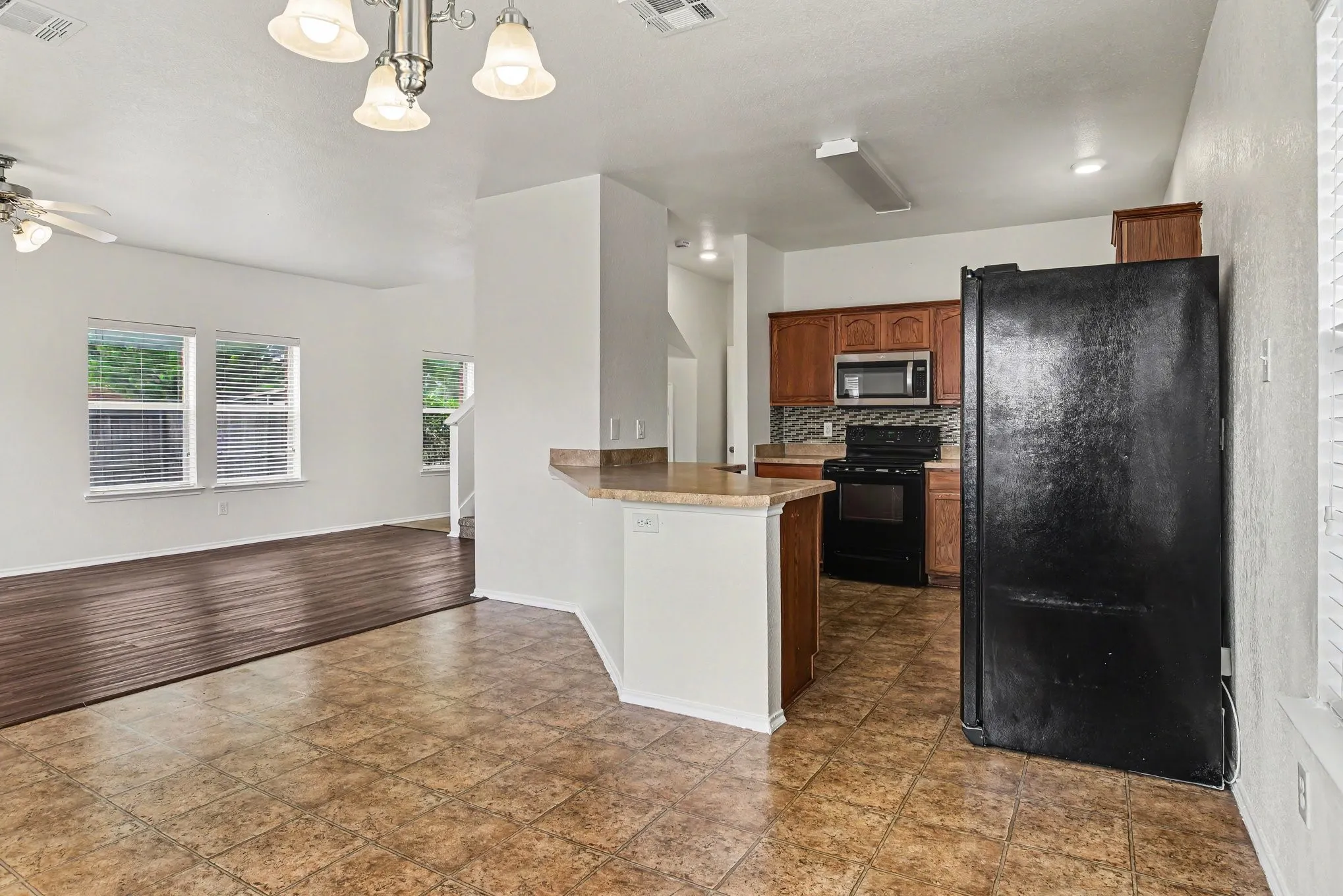 Single Family Residence For Sale in Kaufman County , 4000 Freedom Street, Heartland, Texas 75126, 3 Bedroom, 3 Bathroom, 2 Garage spaces, 1,882 Sqft, built in 2008, mls#21298752, Real Estate Agent in Heartland, Homes For Sale in Kaufman county, Homes For Sale in Heartland, Realtor in Heartland Texas, Real Estate Brokerage Independent Realty Texas, Luminita Cordes Realtor