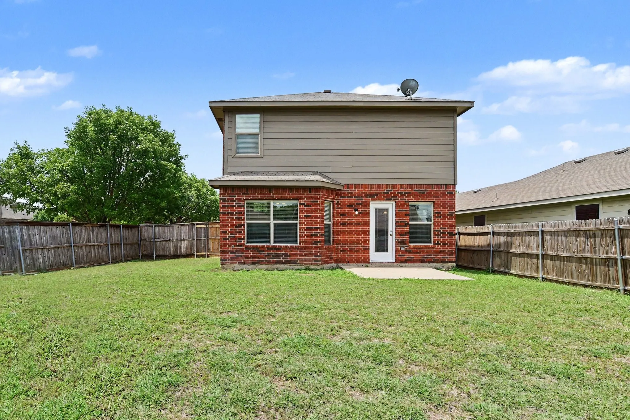 Single Family Residence For Sale in Kaufman County , 4000 Freedom Street, Heartland, Texas 75126, 3 Bedroom, 3 Bathroom, 2 Garage spaces, 1,882 Sqft, built in 2008, mls#21298752, Real Estate Agent in Heartland, Homes For Sale in Kaufman county, Homes For Sale in Heartland, Realtor in Heartland Texas, Real Estate Brokerage Independent Realty Texas, Luminita Cordes Realtor