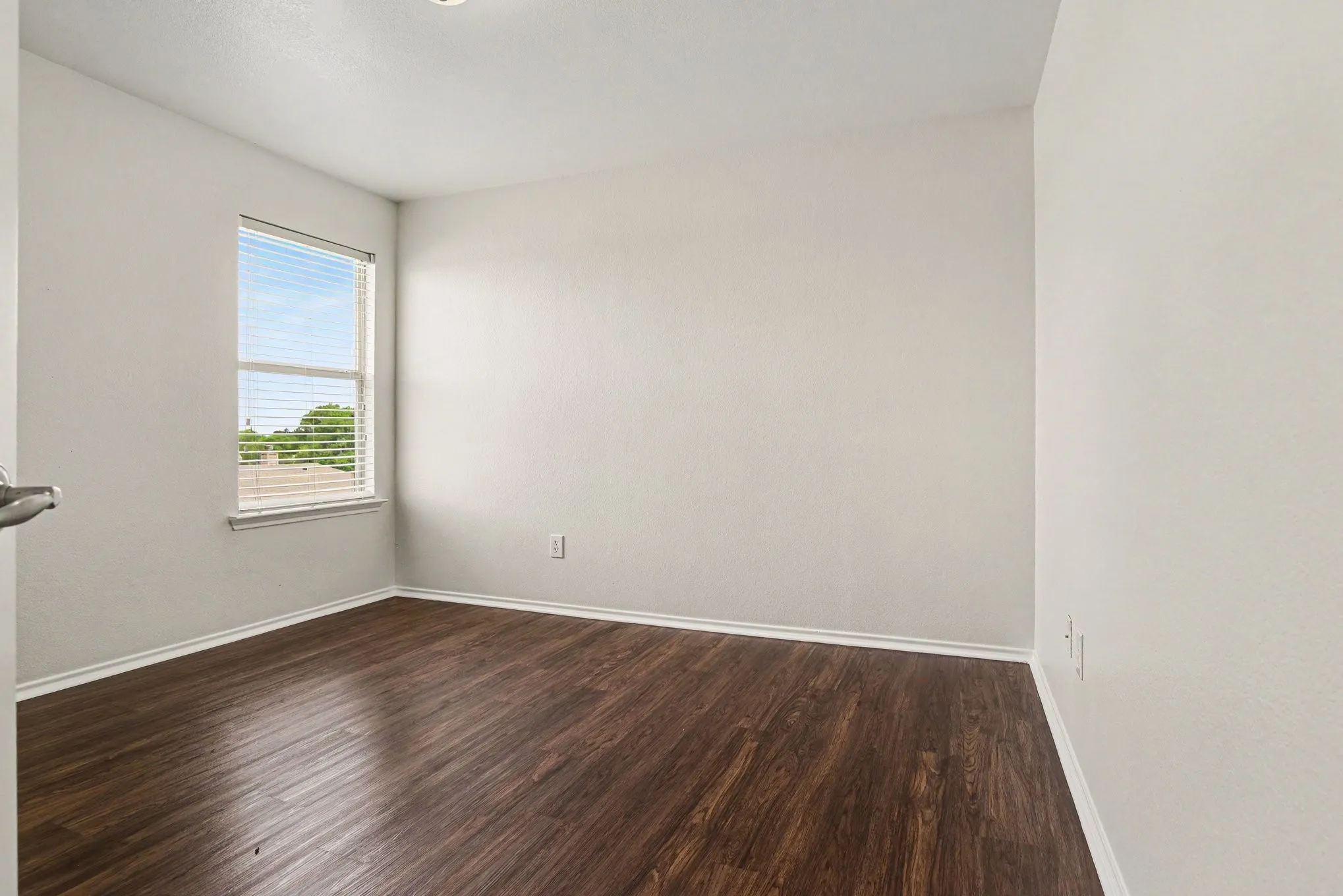 Single Family Residence For Sale in Kaufman County , 4000 Freedom Street, Heartland, Texas 75126, 3 Bedroom, 3 Bathroom, 2 Garage spaces, 1,882 Sqft, built in 2008, mls#21298752, Real Estate Agent in Heartland, Homes For Sale in Kaufman county, Homes For Sale in Heartland, Realtor in Heartland Texas, Real Estate Brokerage Independent Realty Texas, Luminita Cordes Realtor