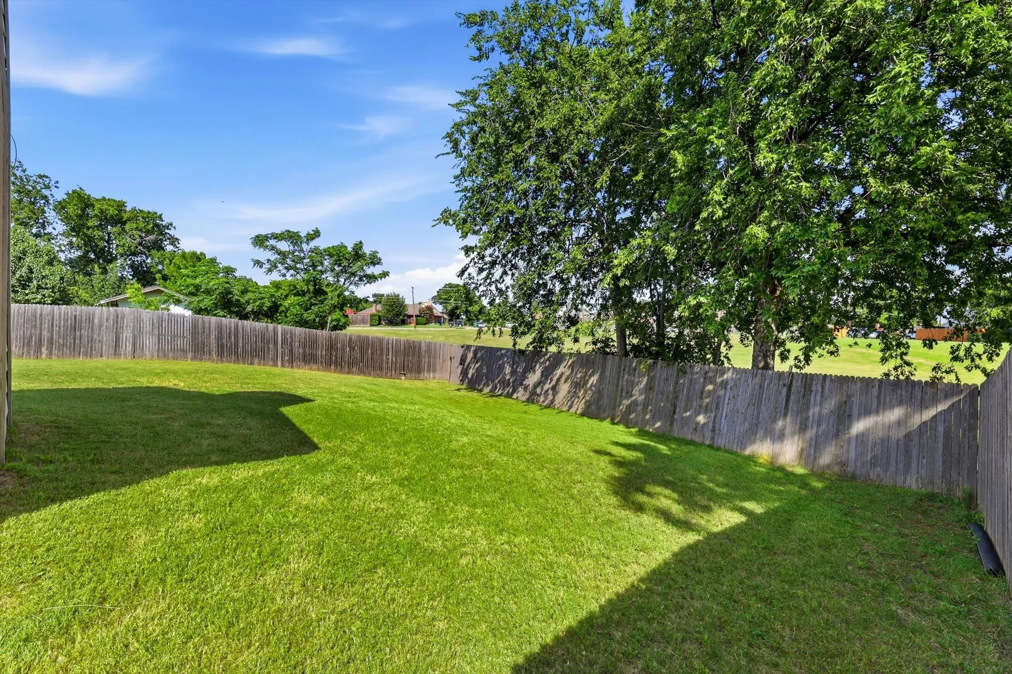 Single Family Residence For Sale in Dallas County , 2304 Greenwood Circle, Carrollton, Texas 75006, 3 Bedroom, 2 Bathroom, 2 Garage spaces, 1,406 Sqft, built in 1973, mls#21312367, Real Estate Agent in Carrollton, Homes For Sale in Dallas county, Homes For Sale in Carrollton, Realtor in Carrollton Texas, Real Estate Brokerage Independent Realty Texas, Luminita Cordes Realtor