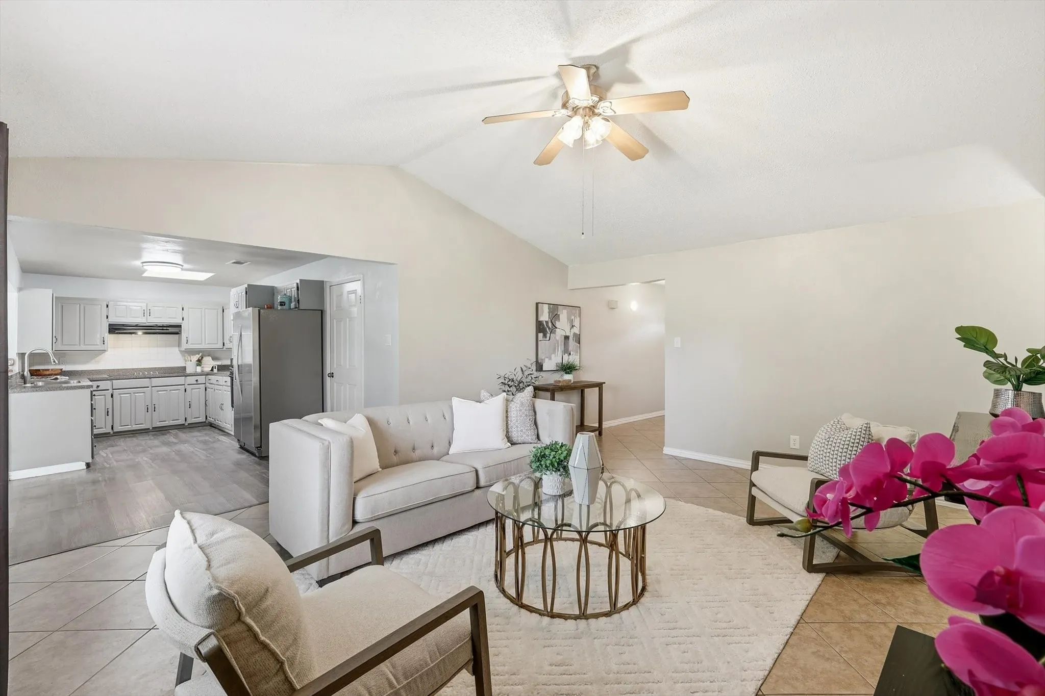 Single Family Residence For Sale in Dallas County , 2304 Greenwood Circle, Carrollton, Texas 75006, 3 Bedroom, 2 Bathroom, 2 Garage spaces, 1,406 Sqft, built in 1973, mls#21312367, Real Estate Agent in Carrollton, Homes For Sale in Dallas county, Homes For Sale in Carrollton, Realtor in Carrollton Texas, Real Estate Brokerage Independent Realty Texas, Luminita Cordes Realtor