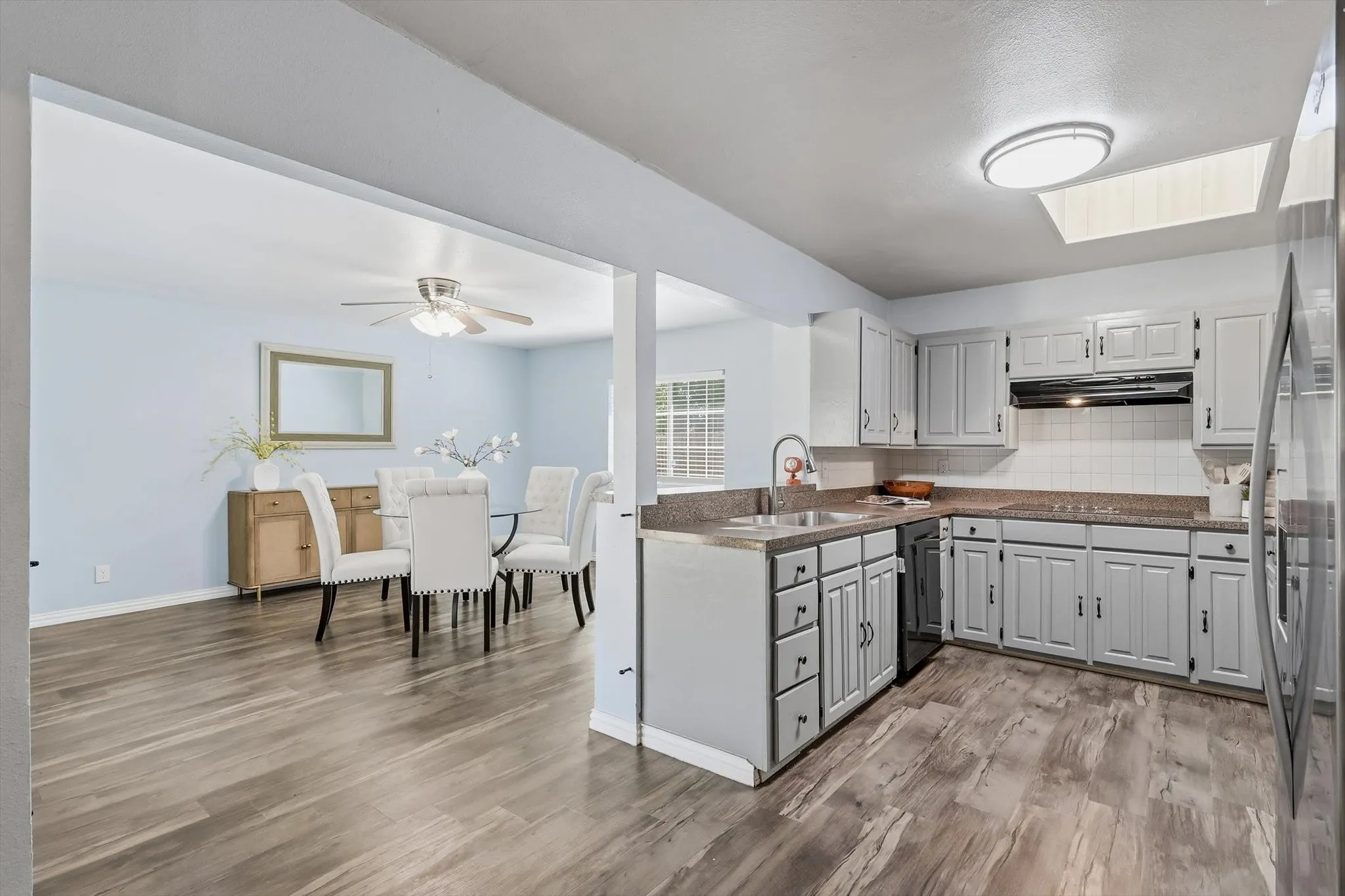 Single Family Residence For Sale in Dallas County , 2304 Greenwood Circle, Carrollton, Texas 75006, 3 Bedroom, 2 Bathroom, 2 Garage spaces, 1,406 Sqft, built in 1973, mls#21312367, Real Estate Agent in Carrollton, Homes For Sale in Dallas county, Homes For Sale in Carrollton, Realtor in Carrollton Texas, Real Estate Brokerage Independent Realty Texas, Luminita Cordes Realtor