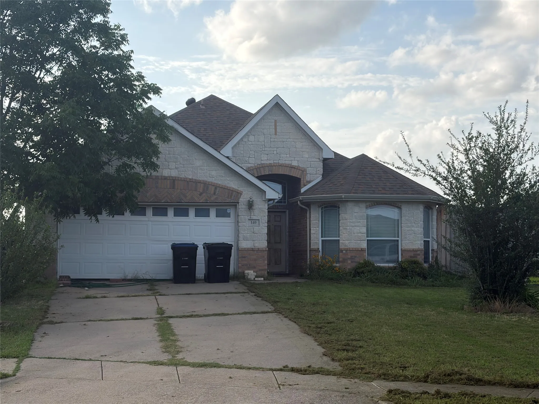 Single Family Residence For Sale in Hunt County , 140 Cherokee Street, Greenville, Texas 75402, 4 Bedroom, 2 Bathroom, 2 Garage spaces, 2,278 Sqft, built in 2006, Price $250,000, mls#21311876, Real Estate Agent in Greenville, Homes For Sale in Hunt county, Homes For Sale in Greenville, Realtor in Greenville Texas, Real Estate Brokerage Independent Realty Texas, Luminita Cordes Realtor