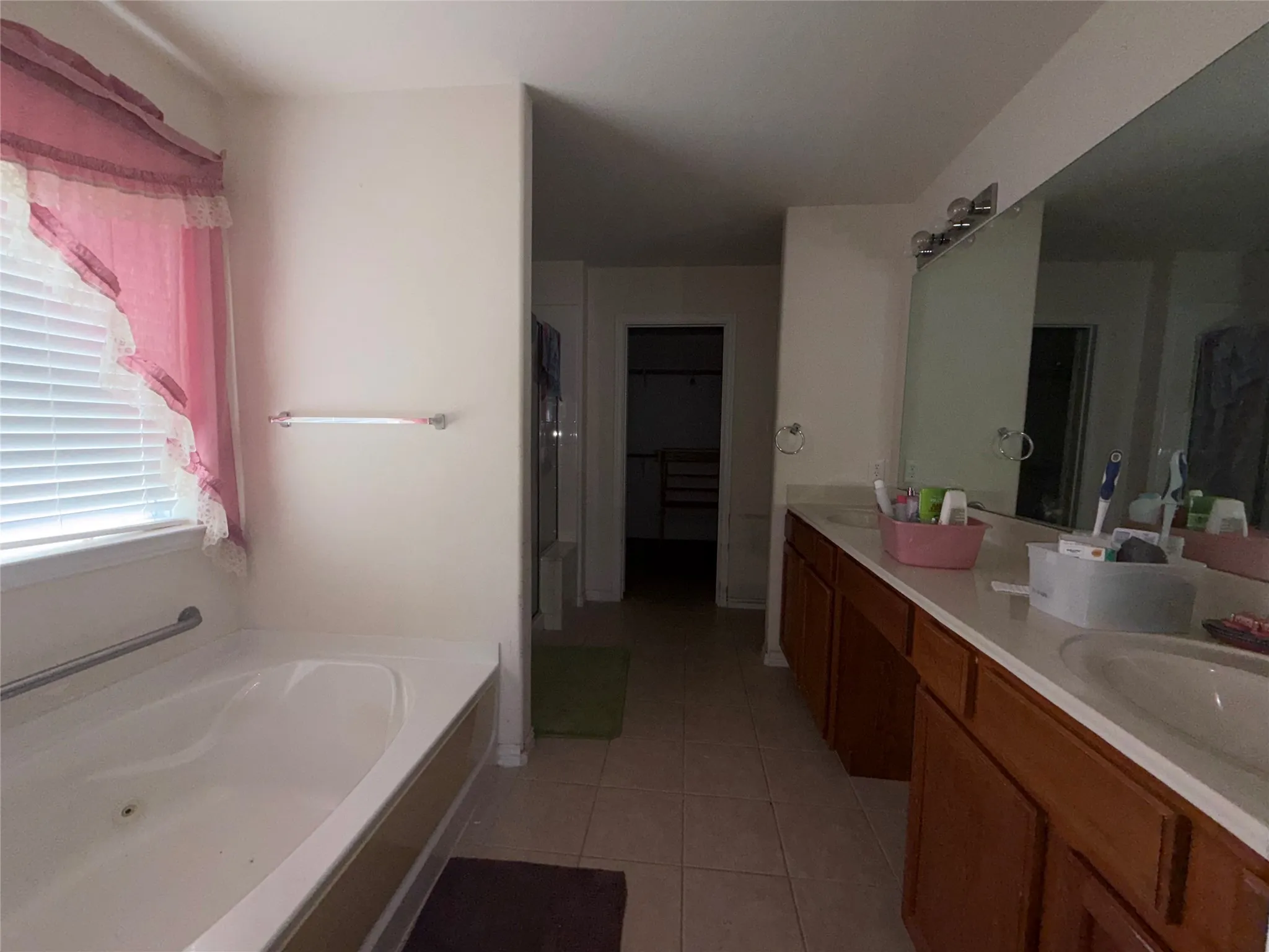 Single Family Residence For Sale in Hunt County , 140 Cherokee Street, Greenville, Texas 75402, 4 Bedroom, 2 Bathroom, 2 Garage spaces, 2,278 Sqft, built in 2006, Price $250,000, mls#21311876, Real Estate Agent in Greenville, Homes For Sale in Hunt county, Homes For Sale in Greenville, Realtor in Greenville Texas, Real Estate Brokerage Independent Realty Texas, Luminita Cordes Realtor