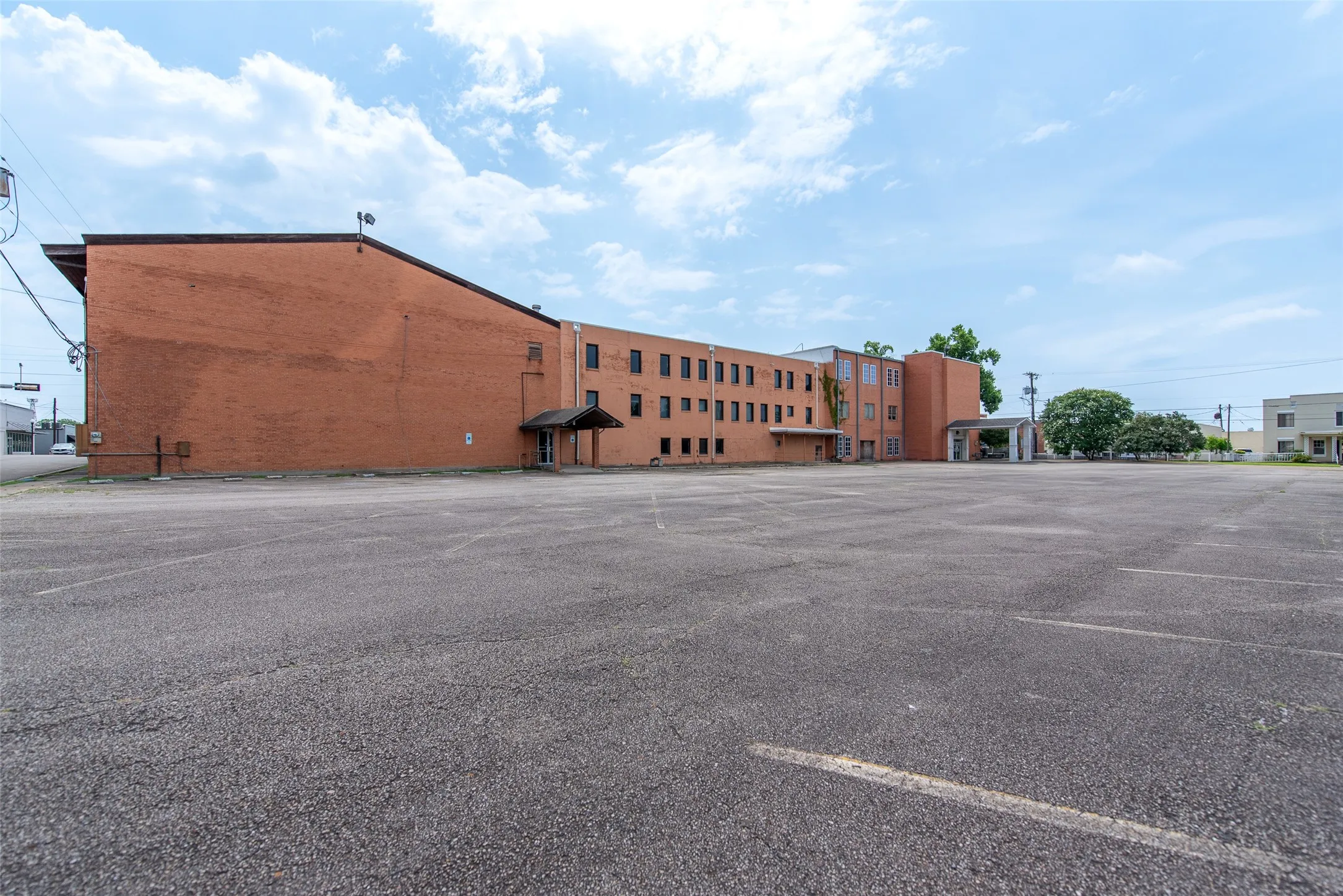 Office For Sale in Titus County , 301 N Madison Avenue, Mt Pleasant, Texas 75455, 0, 0, Garage spaces, 0 Sqft, built in 1965, mls#21312380, Real Estate Agent in Mt Pleasant, Homes For Sale in Titus county, Homes For Sale in Mt Pleasant, Realtor in Mt Pleasant Texas, Real Estate Brokerage Independent Realty Texas, Luminita Cordes Realtor