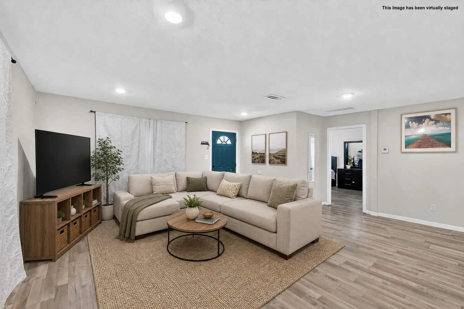 Single Family Residence For Sale in Tarrant County , 1300 E Mulkey Street, Fort Worth, Texas 76104, 3 Bedroom, 2 Bathroom, Garage spaces, 1,277 Sqft, built in 1960, mls#21312336, Real Estate Agent in Fort Worth, Homes For Sale in Tarrant county, Homes For Sale in Fort Worth, Realtor in Fort Worth Texas, Real Estate Brokerage Independent Realty Texas, Luminita Cordes Realtor
