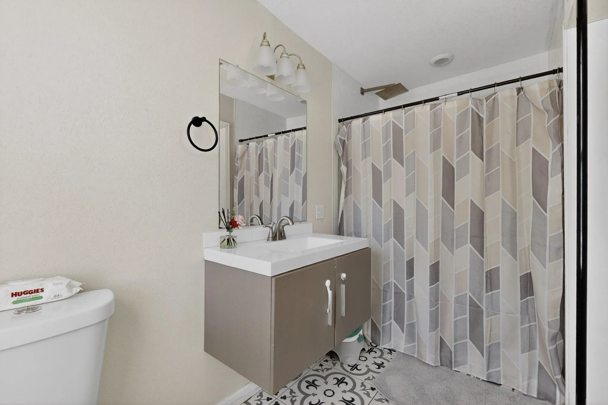 Single Family Residence For Sale in Tarrant County , 1300 E Mulkey Street, Fort Worth, Texas 76104, 3 Bedroom, 2 Bathroom, Garage spaces, 1,277 Sqft, built in 1960, mls#21312336, Real Estate Agent in Fort Worth, Homes For Sale in Tarrant county, Homes For Sale in Fort Worth, Realtor in Fort Worth Texas, Real Estate Brokerage Independent Realty Texas, Luminita Cordes Realtor