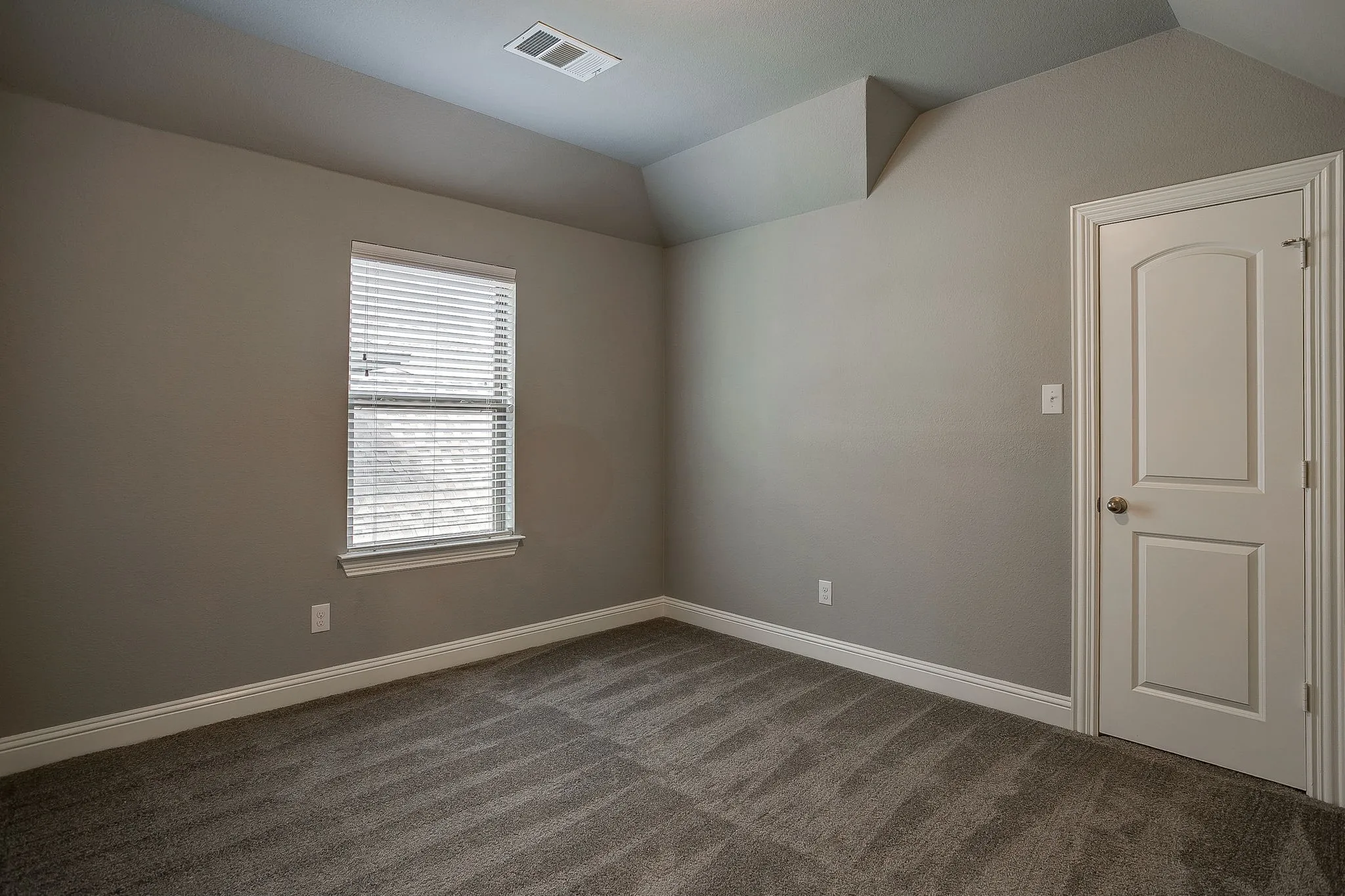 Single Family Residence For Sale in Tarrant County , 4407 Garnet Jade Drive, Arlington, Texas 76005, 4 Bedroom, 4 Bathroom, 2 Garage spaces, 2,884 Sqft, built in 2018, mls#21308755, Real Estate Agent in Arlington, Homes For Sale in Tarrant county, Homes For Sale in Arlington, Realtor in Arlington Texas, Real Estate Brokerage Independent Realty Texas, Luminita Cordes Realtor