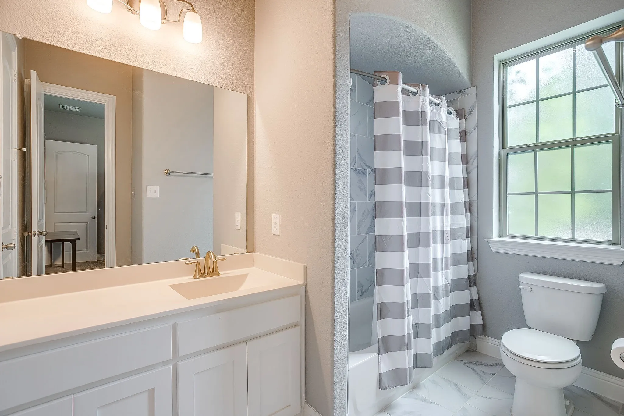 Single Family Residence For Sale in Tarrant County , 4407 Garnet Jade Drive, Arlington, Texas 76005, 4 Bedroom, 4 Bathroom, 2 Garage spaces, 2,884 Sqft, built in 2018, mls#21308755, Real Estate Agent in Arlington, Homes For Sale in Tarrant county, Homes For Sale in Arlington, Realtor in Arlington Texas, Real Estate Brokerage Independent Realty Texas, Luminita Cordes Realtor