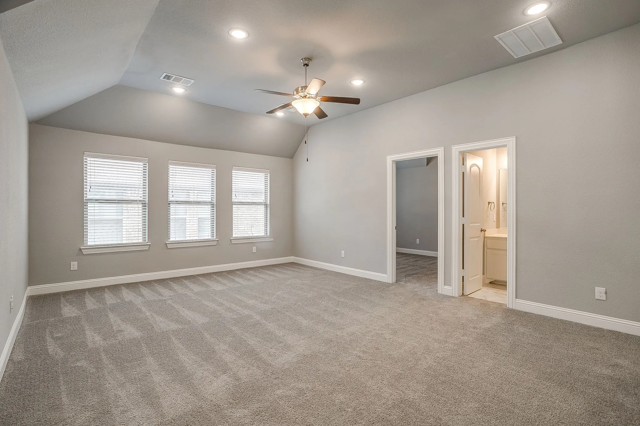 Single Family Residence For Sale in Tarrant County , 4407 Garnet Jade Drive, Arlington, Texas 76005, 4 Bedroom, 4 Bathroom, 2 Garage spaces, 2,884 Sqft, built in 2018, mls#21308755, Real Estate Agent in Arlington, Homes For Sale in Tarrant county, Homes For Sale in Arlington, Realtor in Arlington Texas, Real Estate Brokerage Independent Realty Texas, Luminita Cordes Realtor
