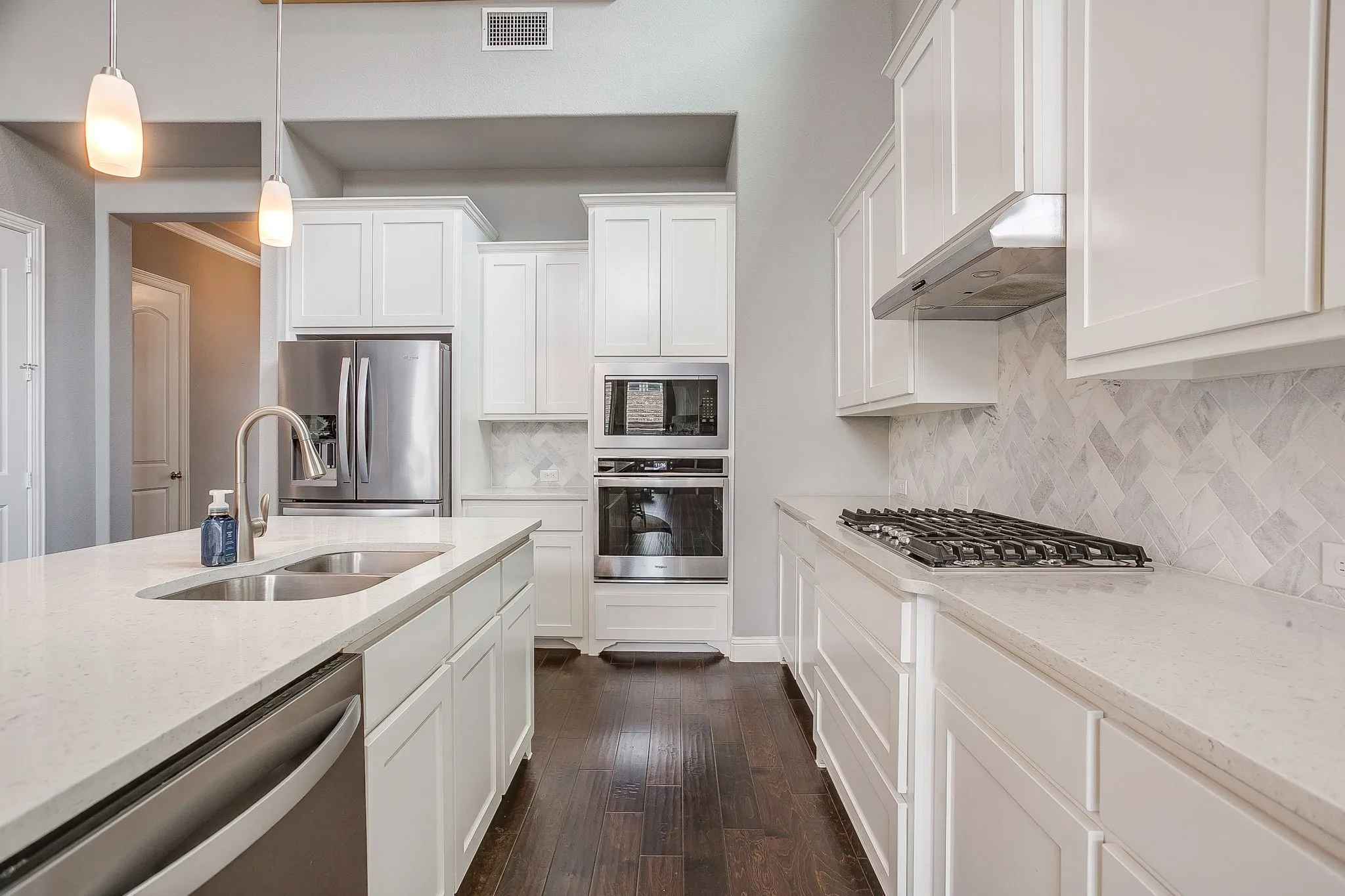Single Family Residence For Sale in Tarrant County , 4407 Garnet Jade Drive, Arlington, Texas 76005, 4 Bedroom, 4 Bathroom, 2 Garage spaces, 2,884 Sqft, built in 2018, mls#21308755, Real Estate Agent in Arlington, Homes For Sale in Tarrant county, Homes For Sale in Arlington, Realtor in Arlington Texas, Real Estate Brokerage Independent Realty Texas, Luminita Cordes Realtor