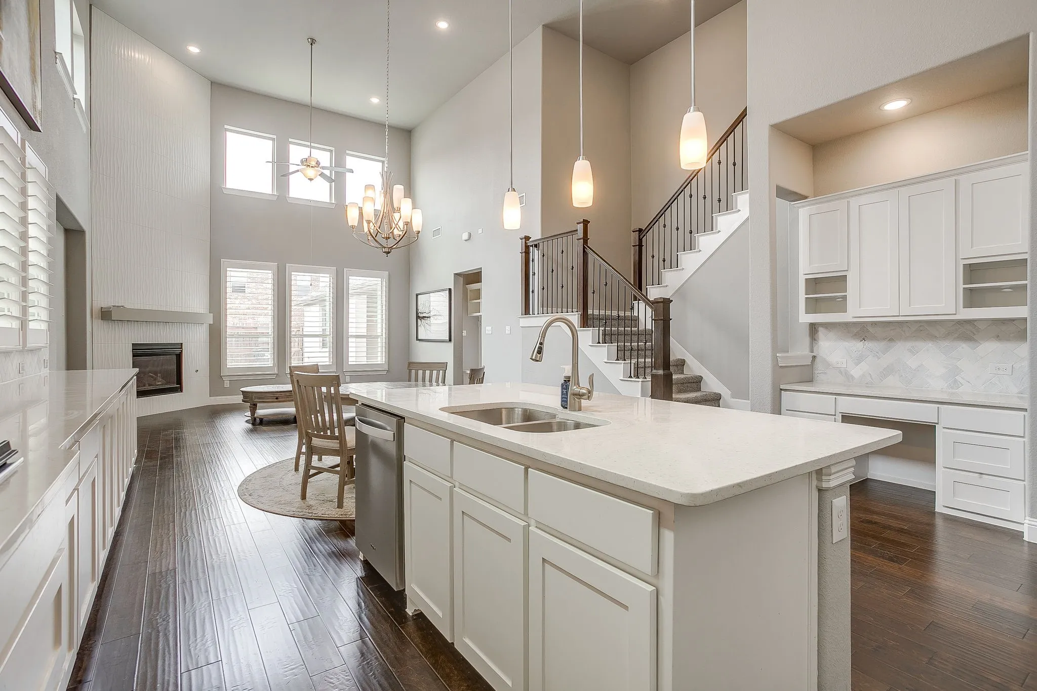 Single Family Residence For Sale in Tarrant County , 4407 Garnet Jade Drive, Arlington, Texas 76005, 4 Bedroom, 4 Bathroom, 2 Garage spaces, 2,884 Sqft, built in 2018, mls#21308755, Real Estate Agent in Arlington, Homes For Sale in Tarrant county, Homes For Sale in Arlington, Realtor in Arlington Texas, Real Estate Brokerage Independent Realty Texas, Luminita Cordes Realtor