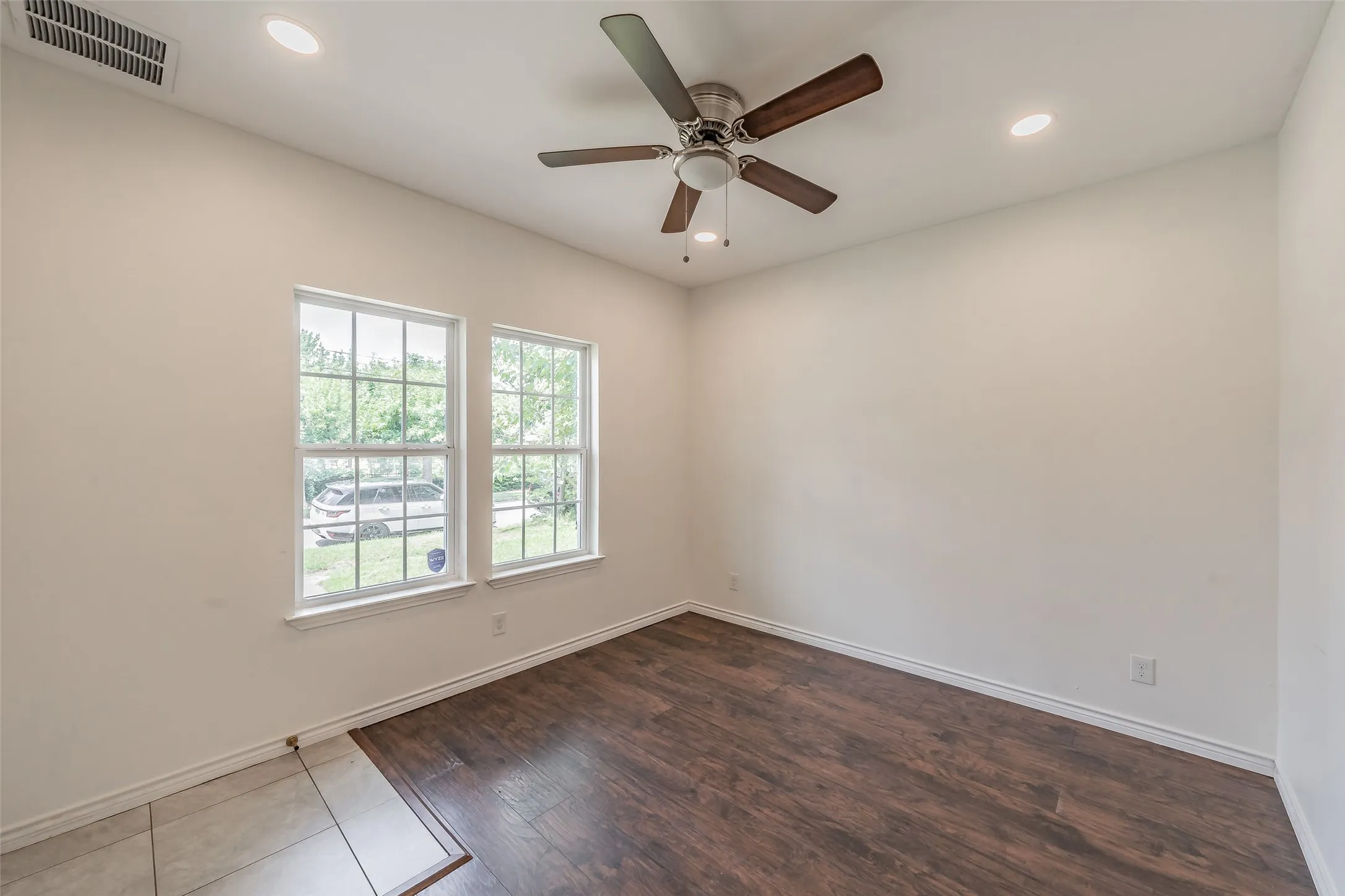 Single Family Residence For Sale in Dallas County , 3606 Holmes Street, Dallas, Texas 75215, 2 Bedroom, 1 Bathroom, Garage spaces, 1,120 Sqft, built in 1925, mls#21312124, Real Estate Agent in Dallas, Homes For Sale in Dallas county, Homes For Sale in Dallas, Realtor in Dallas Texas, Real Estate Brokerage Independent Realty Texas, Luminita Cordes Realtor