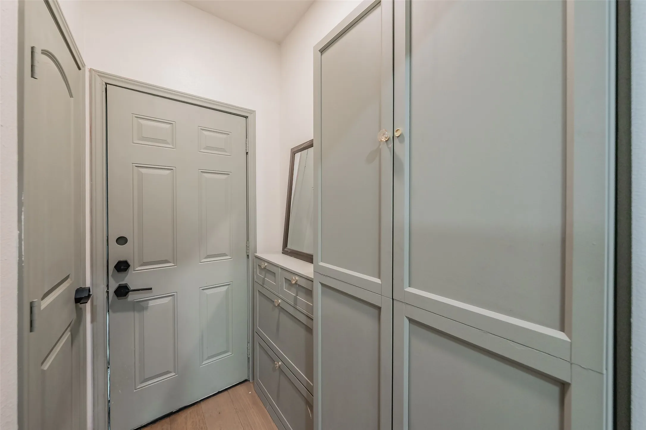 Single Family Residence For Sale in Dallas County , 3606 Holmes Street, Dallas, Texas 75215, 2 Bedroom, 1 Bathroom, Garage spaces, 1,120 Sqft, built in 1925, mls#21312124, Real Estate Agent in Dallas, Homes For Sale in Dallas county, Homes For Sale in Dallas, Realtor in Dallas Texas, Real Estate Brokerage Independent Realty Texas, Luminita Cordes Realtor