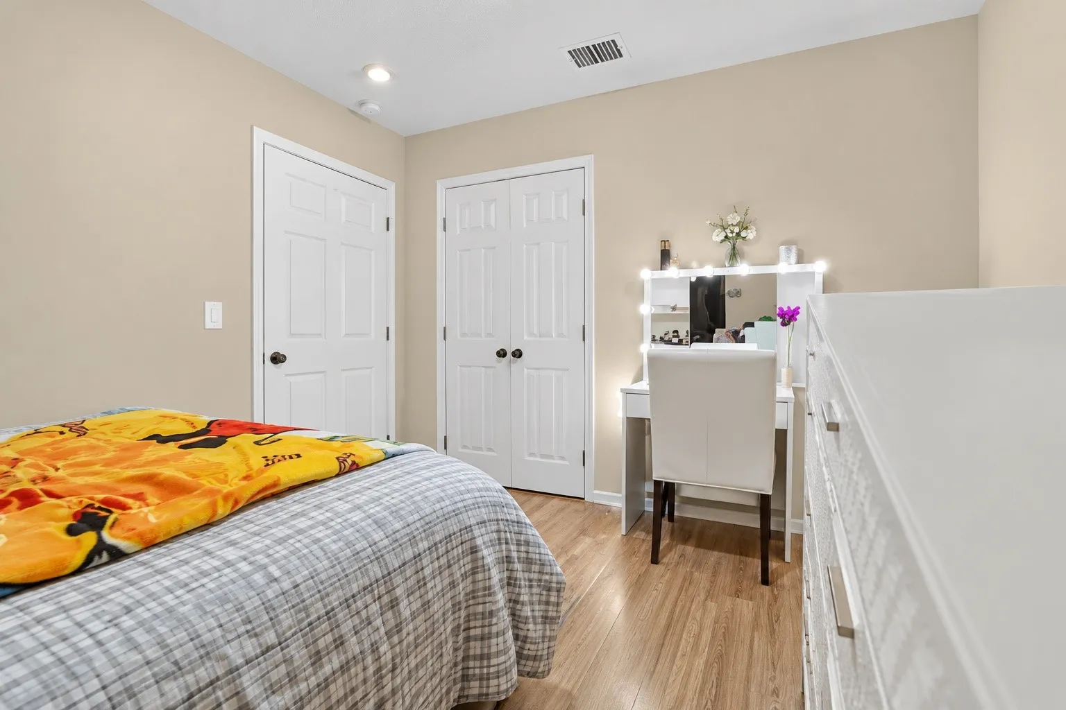 Single Family Residence For Sale in Dallas County , 2603 Custer Drive, Dallas, Texas 75216, 3 Bedroom, 2 Bathroom, Garage spaces, 1,219 Sqft, built in 2015, mls#21312393, Real Estate Agent in Dallas, Homes For Sale in Dallas county, Homes For Sale in Dallas, Realtor in Dallas Texas, Real Estate Brokerage Independent Realty Texas, Luminita Cordes Realtor