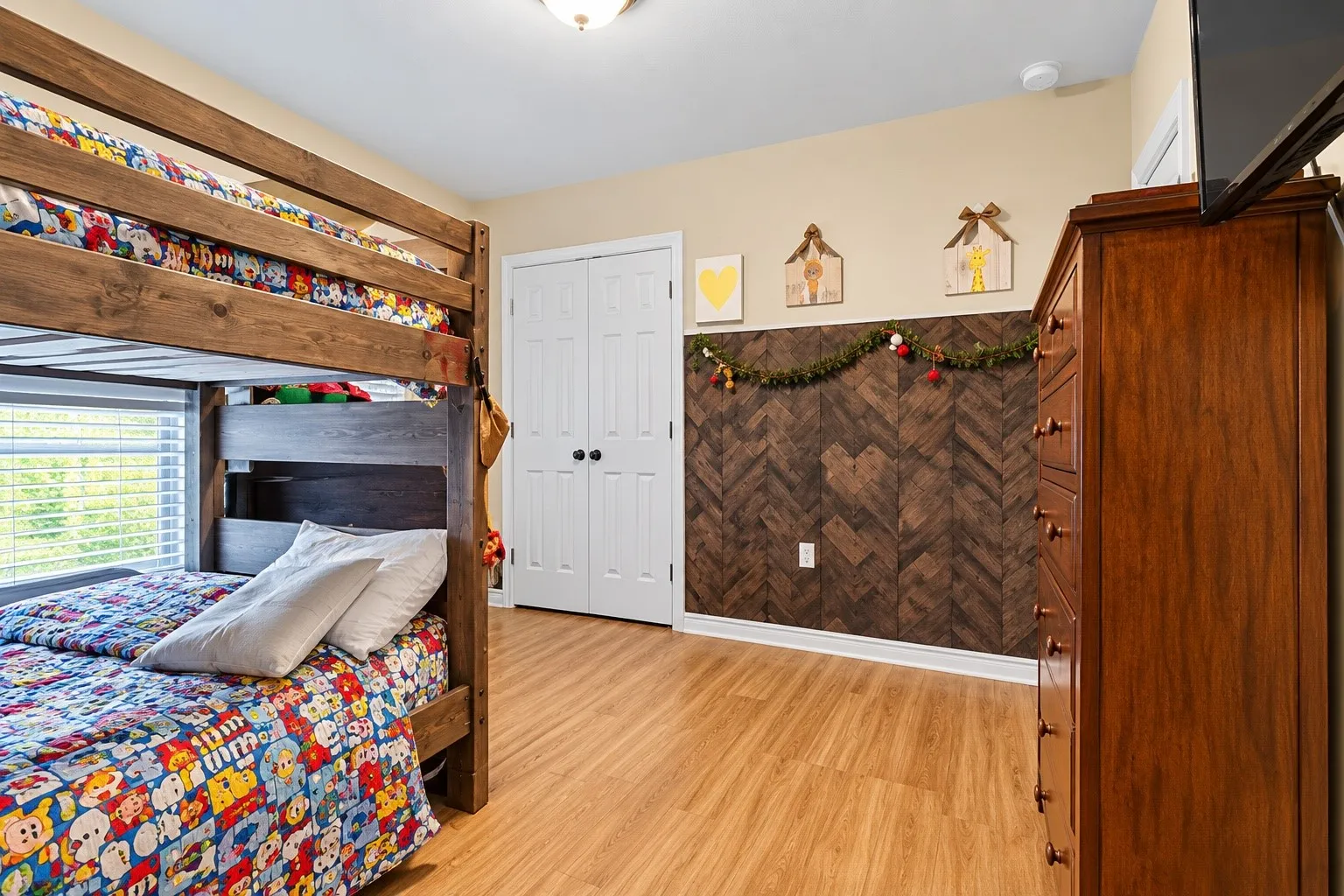 Single Family Residence For Sale in Dallas County , 2603 Custer Drive, Dallas, Texas 75216, 3 Bedroom, 2 Bathroom, Garage spaces, 1,219 Sqft, built in 2015, mls#21312393, Real Estate Agent in Dallas, Homes For Sale in Dallas county, Homes For Sale in Dallas, Realtor in Dallas Texas, Real Estate Brokerage Independent Realty Texas, Luminita Cordes Realtor