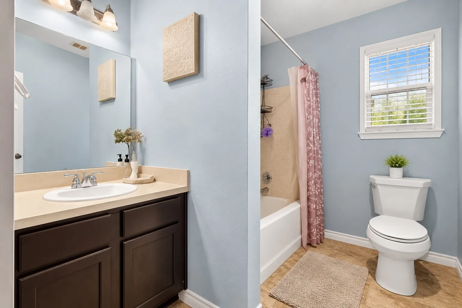 Single Family Residence For Sale in Dallas County , 2603 Custer Drive, Dallas, Texas 75216, 3 Bedroom, 2 Bathroom, Garage spaces, 1,219 Sqft, built in 2015, mls#21312393, Real Estate Agent in Dallas, Homes For Sale in Dallas county, Homes For Sale in Dallas, Realtor in Dallas Texas, Real Estate Brokerage Independent Realty Texas, Luminita Cordes Realtor