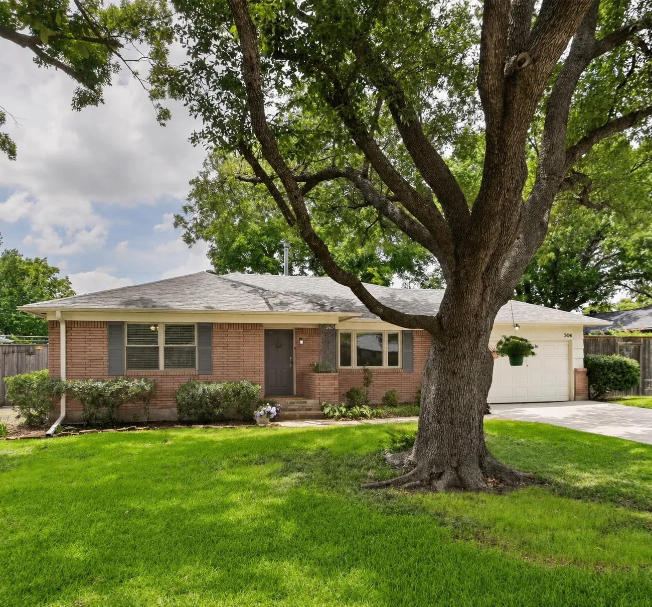 You will LOVE this Great Old Fashioned Neighborhood where the postman still brings the mail right to the front porch!
