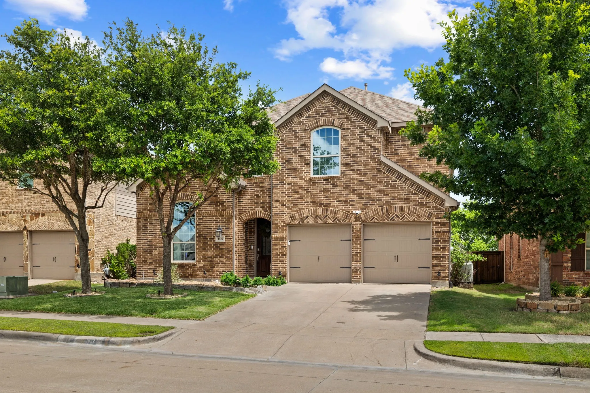 Single Family Residence For Sale in Kaufman County , 1032 Edgefield Lane, Forney, Texas 75126, 4 Bedroom, 3 Bathroom, 3 Garage spaces, 3,264 Sqft, built in 2014, mls#21293782, Real Estate Agent in Forney, Homes For Sale in Kaufman county, Homes For Sale in Forney, Realtor in Forney Texas, Real Estate Brokerage Independent Realty Texas, Luminita Cordes Realtor