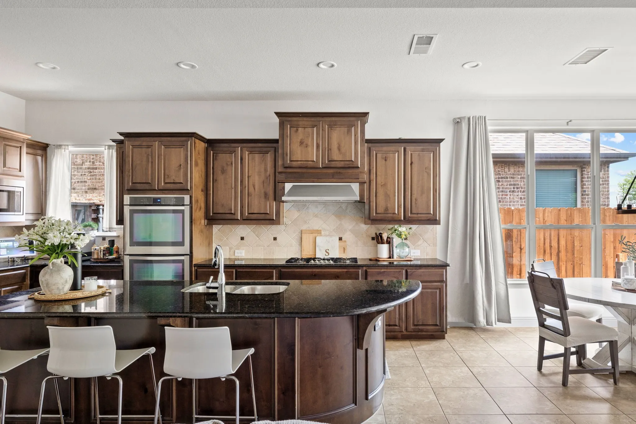 Single Family Residence For Sale in Kaufman County , 1032 Edgefield Lane, Forney, Texas 75126, 4 Bedroom, 3 Bathroom, 3 Garage spaces, 3,264 Sqft, built in 2014, mls#21293782, Real Estate Agent in Forney, Homes For Sale in Kaufman county, Homes For Sale in Forney, Realtor in Forney Texas, Real Estate Brokerage Independent Realty Texas, Luminita Cordes Realtor