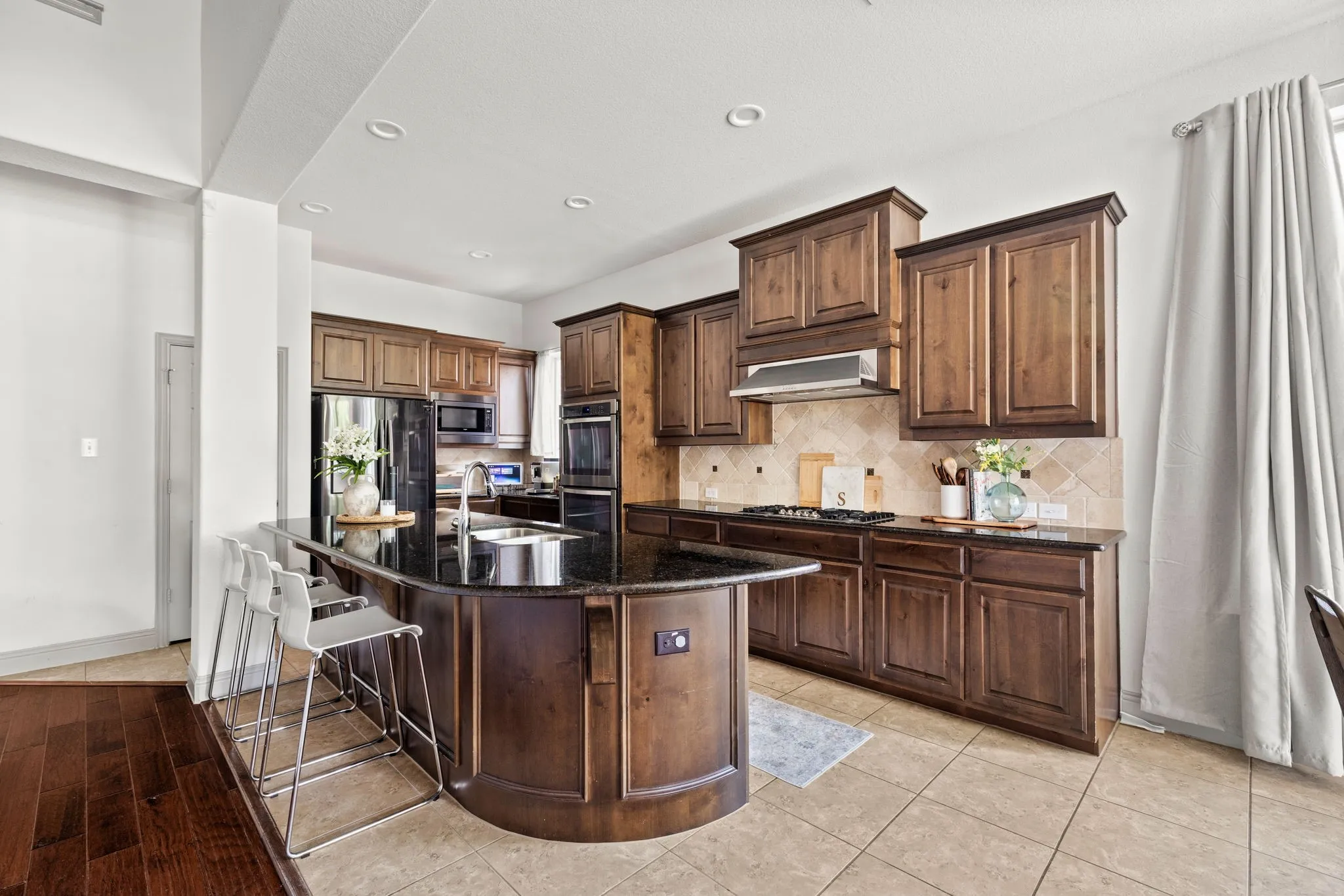 Single Family Residence For Sale in Kaufman County , 1032 Edgefield Lane, Forney, Texas 75126, 4 Bedroom, 3 Bathroom, 3 Garage spaces, 3,264 Sqft, built in 2014, mls#21293782, Real Estate Agent in Forney, Homes For Sale in Kaufman county, Homes For Sale in Forney, Realtor in Forney Texas, Real Estate Brokerage Independent Realty Texas, Luminita Cordes Realtor