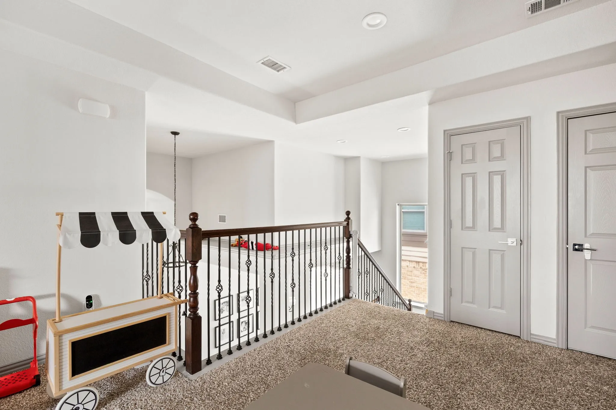 Single Family Residence For Sale in Kaufman County , 1032 Edgefield Lane, Forney, Texas 75126, 4 Bedroom, 3 Bathroom, 3 Garage spaces, 3,264 Sqft, built in 2014, mls#21293782, Real Estate Agent in Forney, Homes For Sale in Kaufman county, Homes For Sale in Forney, Realtor in Forney Texas, Real Estate Brokerage Independent Realty Texas, Luminita Cordes Realtor