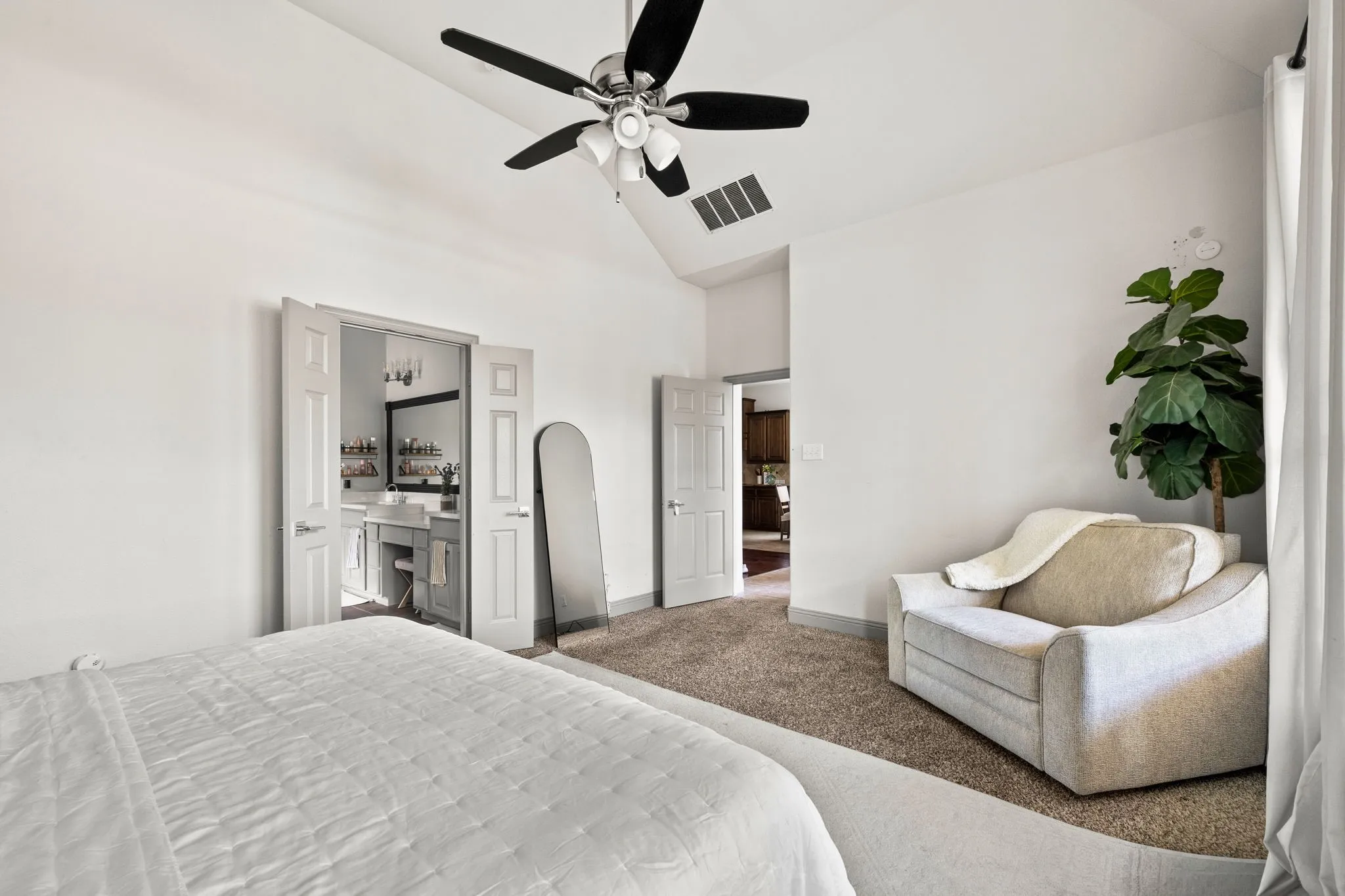 Single Family Residence For Sale in Kaufman County , 1032 Edgefield Lane, Forney, Texas 75126, 4 Bedroom, 3 Bathroom, 3 Garage spaces, 3,264 Sqft, built in 2014, mls#21293782, Real Estate Agent in Forney, Homes For Sale in Kaufman county, Homes For Sale in Forney, Realtor in Forney Texas, Real Estate Brokerage Independent Realty Texas, Luminita Cordes Realtor