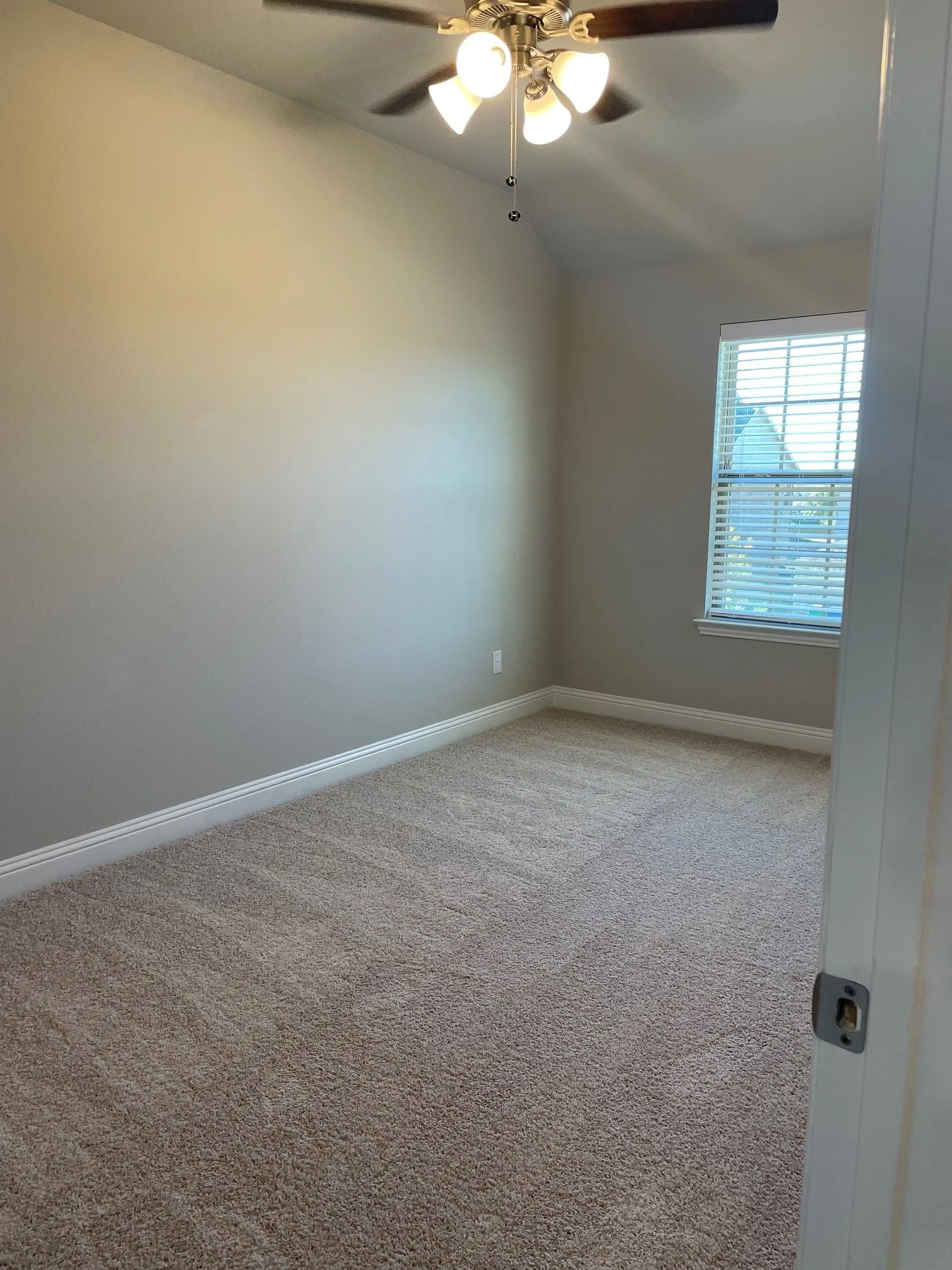 Townhouse For Rent in Hunt County , 6810 Jade Drive, Greenville, Texas 75402, 3 Bedroom, 3 Bathroom, 2 Garage spaces, 1,994 Sqft, built in 2021, mls#21308521, Real Estate Agent in Greenville, Homes For Rent in Hunt county, Homes For Rent in Greenville, Realtor in Greenville Texas, Real Estate Brokerage Independent Realty Texas, Luminita Cordes Realtor
