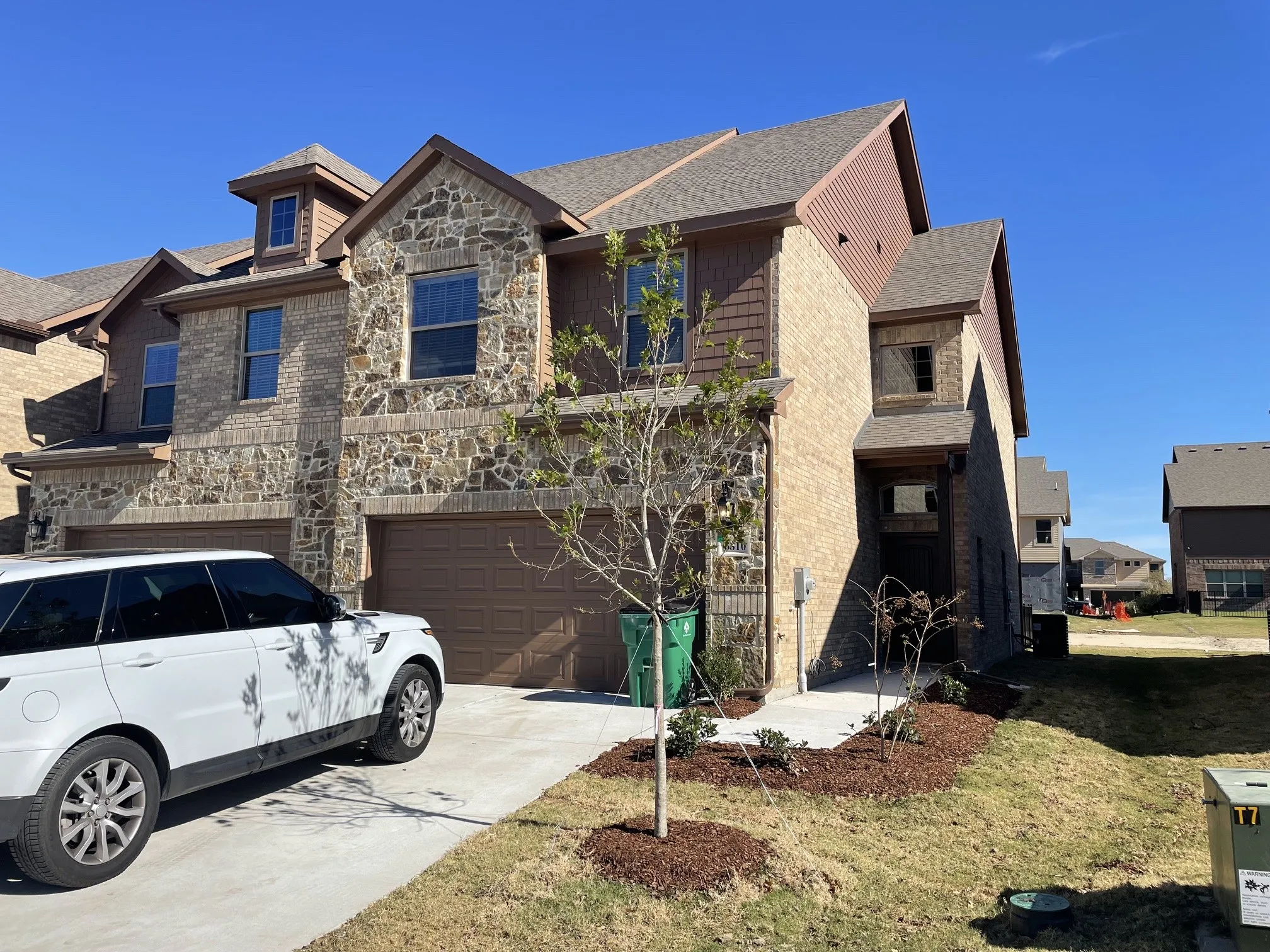 Townhouse For Rent in Hunt County , 6810 Jade Drive, Greenville, Texas 75402, 3 Bedroom, 3 Bathroom, 2 Garage spaces, 1,994 Sqft, built in 2021, mls#21308521, Real Estate Agent in Greenville, Homes For Rent in Hunt county, Homes For Rent in Greenville, Realtor in Greenville Texas, Real Estate Brokerage Independent Realty Texas, Luminita Cordes Realtor