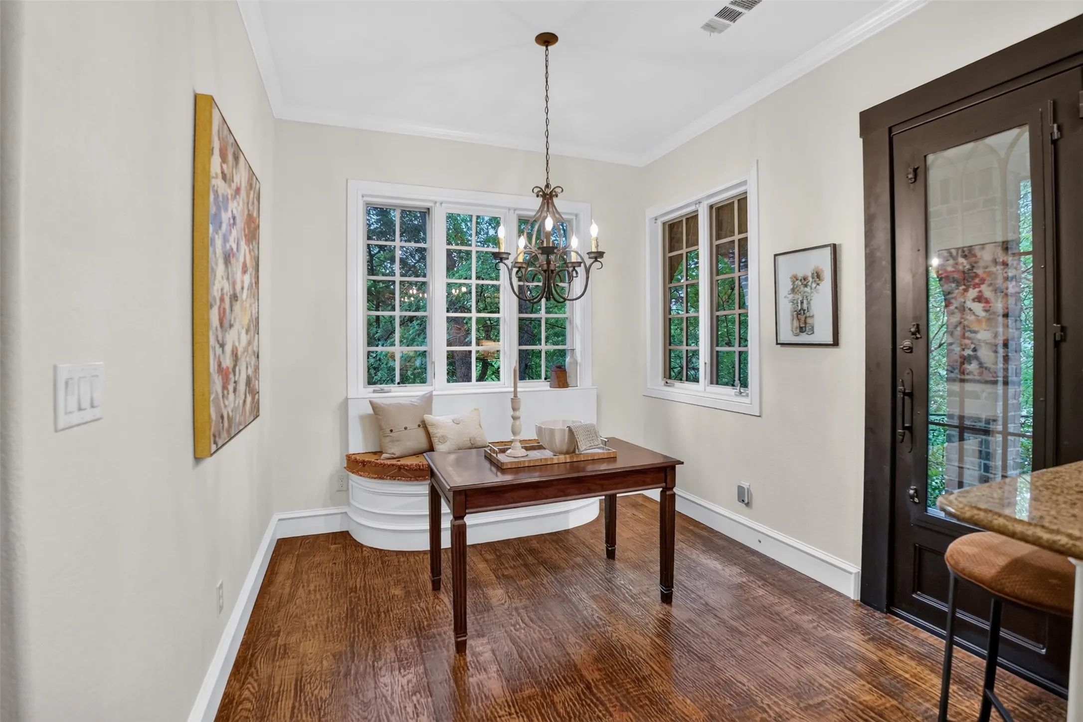 Single Family Residence For Sale in Tarrant County , 1012 Brae Court, Fort Worth, Texas 76111, 4 Bedroom, 4 Bathroom, 2 Garage spaces, 3,909 Sqft, built in 2005, mls#21311376, Real Estate Agent in Fort Worth, Homes For Sale in Tarrant county, Homes For Sale in Fort Worth, Realtor in Fort Worth Texas, Real Estate Brokerage Independent Realty Texas, Luminita Cordes Realtor