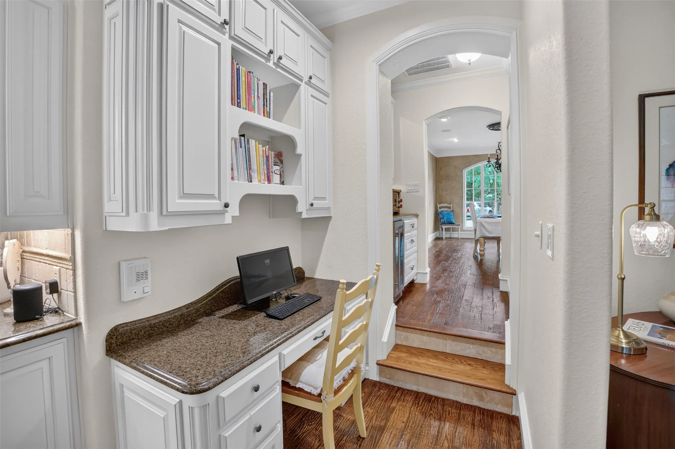 Single Family Residence For Sale in Tarrant County , 1012 Brae Court, Fort Worth, Texas 76111, 4 Bedroom, 4 Bathroom, 2 Garage spaces, 3,909 Sqft, built in 2005, mls#21311376, Real Estate Agent in Fort Worth, Homes For Sale in Tarrant county, Homes For Sale in Fort Worth, Realtor in Fort Worth Texas, Real Estate Brokerage Independent Realty Texas, Luminita Cordes Realtor