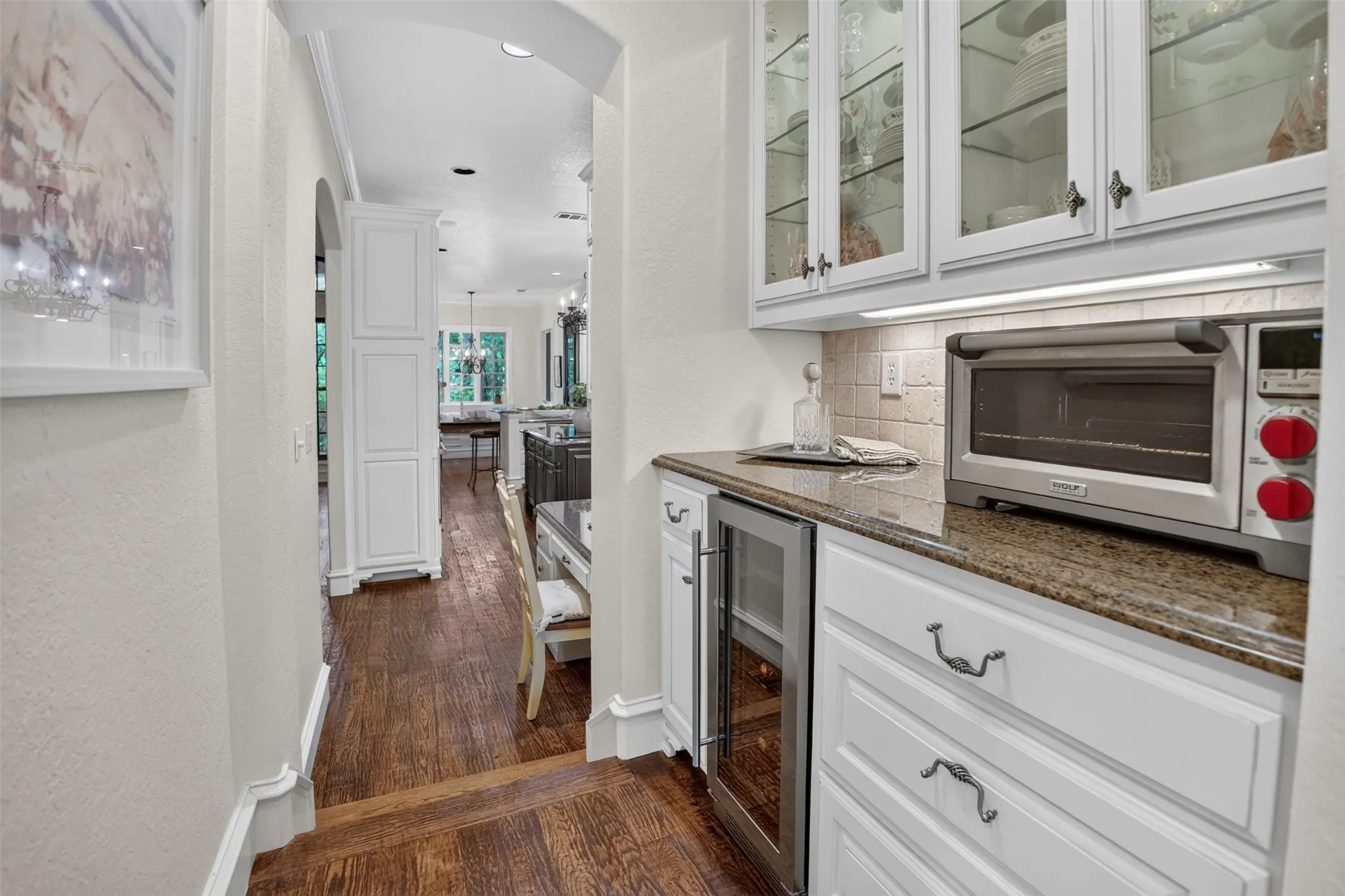 Single Family Residence For Sale in Tarrant County , 1012 Brae Court, Fort Worth, Texas 76111, 4 Bedroom, 4 Bathroom, 2 Garage spaces, 3,909 Sqft, built in 2005, mls#21311376, Real Estate Agent in Fort Worth, Homes For Sale in Tarrant county, Homes For Sale in Fort Worth, Realtor in Fort Worth Texas, Real Estate Brokerage Independent Realty Texas, Luminita Cordes Realtor