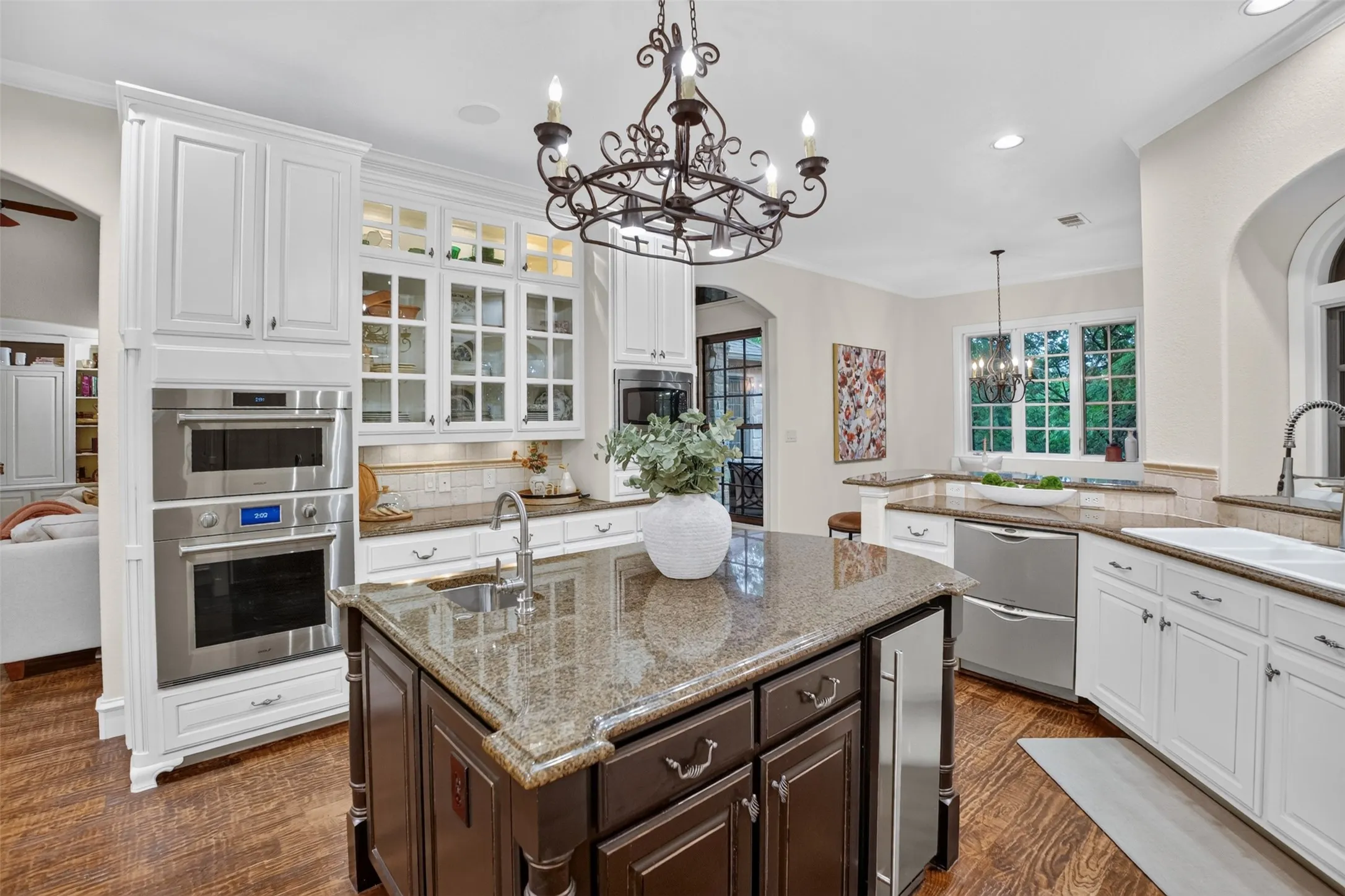 Single Family Residence For Sale in Tarrant County , 1012 Brae Court, Fort Worth, Texas 76111, 4 Bedroom, 4 Bathroom, 2 Garage spaces, 3,909 Sqft, built in 2005, mls#21311376, Real Estate Agent in Fort Worth, Homes For Sale in Tarrant county, Homes For Sale in Fort Worth, Realtor in Fort Worth Texas, Real Estate Brokerage Independent Realty Texas, Luminita Cordes Realtor
