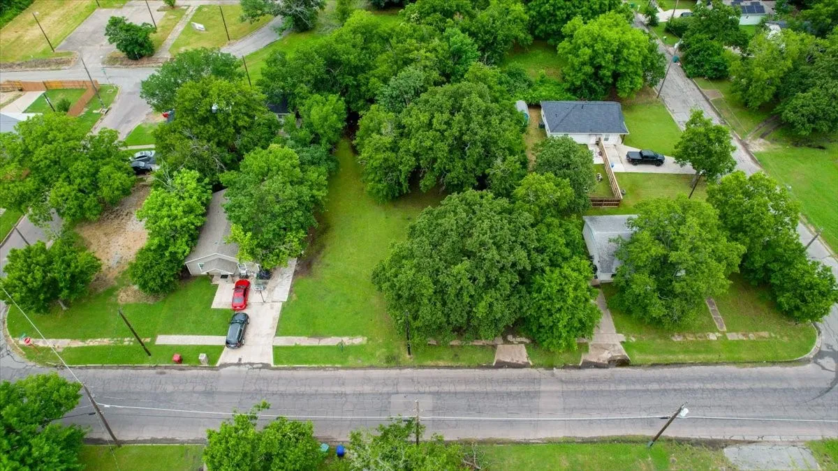 Unimproved Land For Sale in Grayson County , 209 E College Street, Sherman, Texas 75090, 0, 0, Garage spaces, 0 Sqft, built in 0, mls#21305634, Real Estate Agent in Sherman, Homes For Sale in Grayson county, Homes For Sale in Sherman, Realtor in Sherman Texas, Real Estate Brokerage Independent Realty Texas, Luminita Cordes Realtor